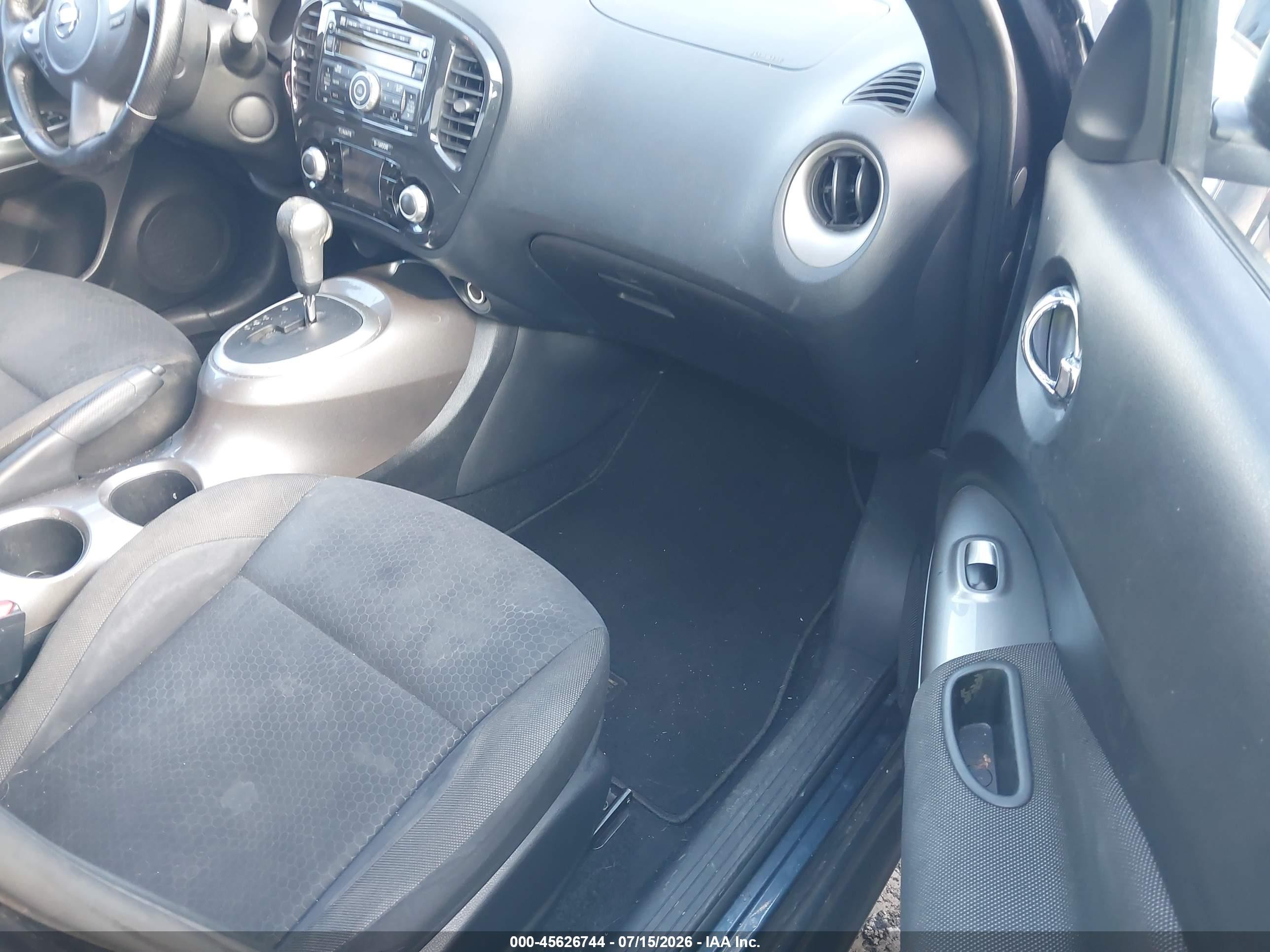 2011 Nissan Juke Sv Gray vin: JN8AF5MR1BT018635