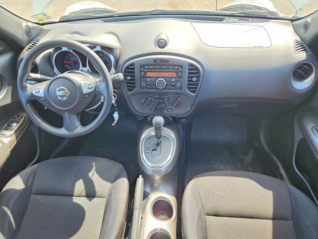2011 Nissan Juke S White vin: JN8AF5MR1BT022216