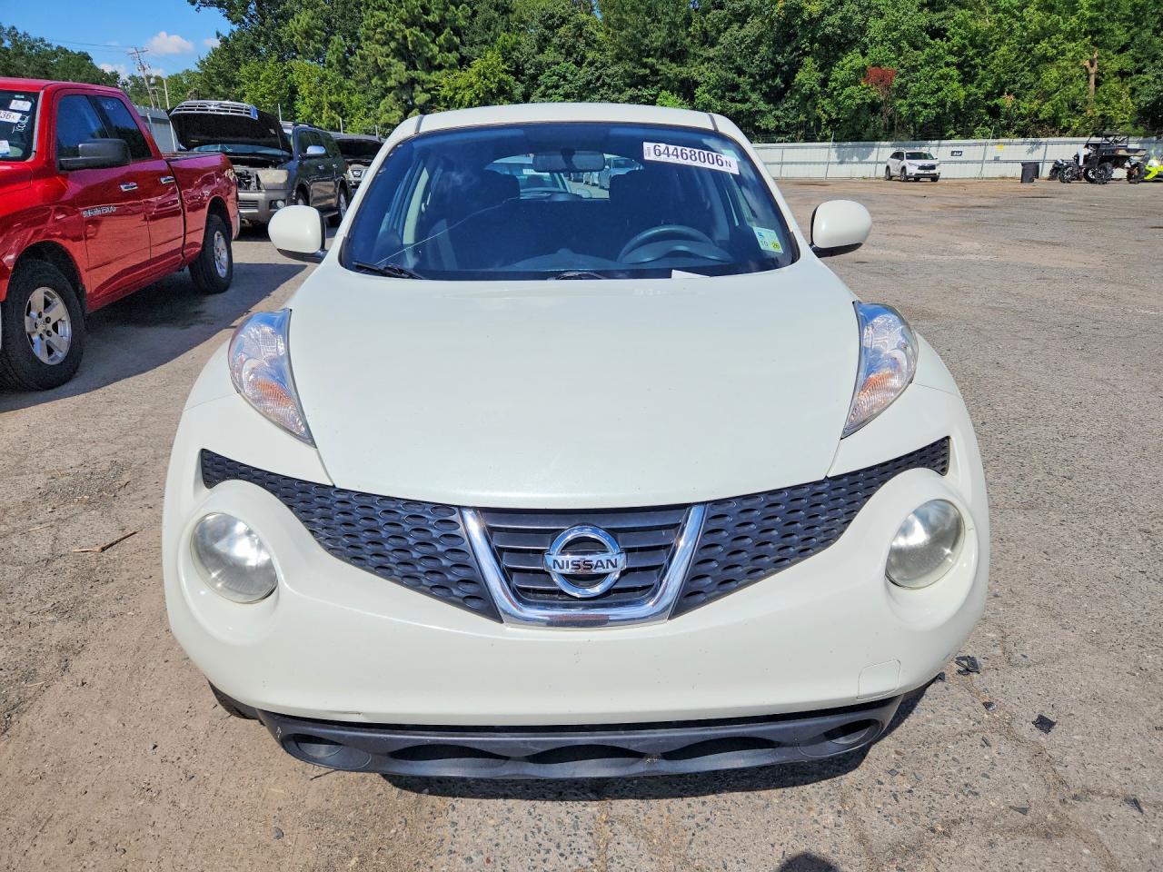2011 Nissan Juke S White vin: JN8AF5MR1BT022216