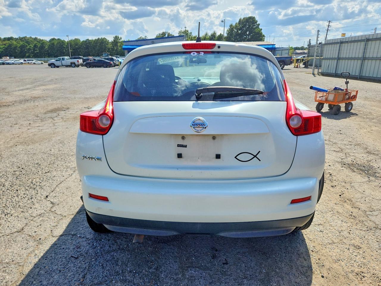 2011 Nissan Juke S White vin: JN8AF5MR1BT022216