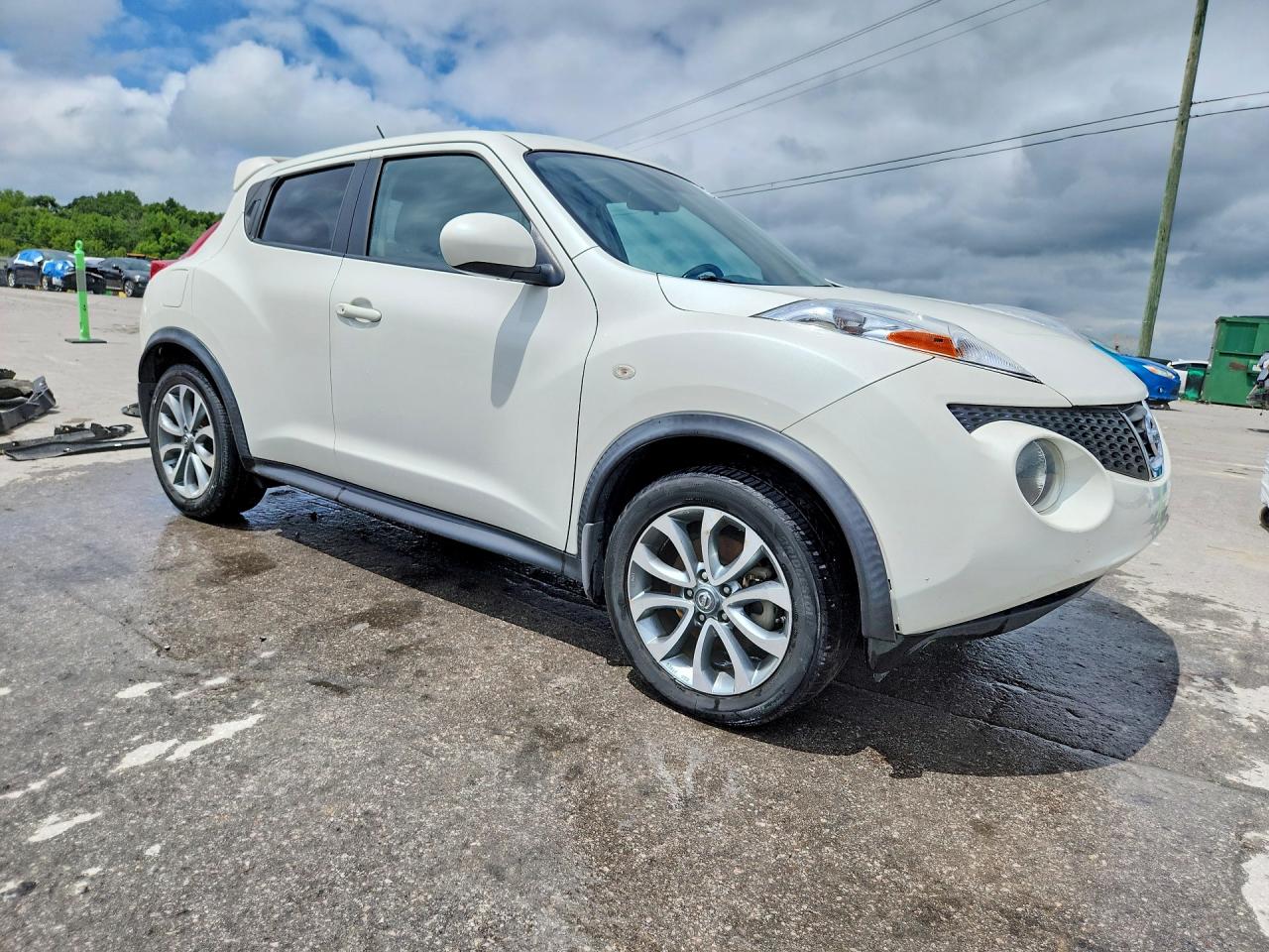 2013 Nissan Juke S Белый vin: JN8AF5MR1DT208373