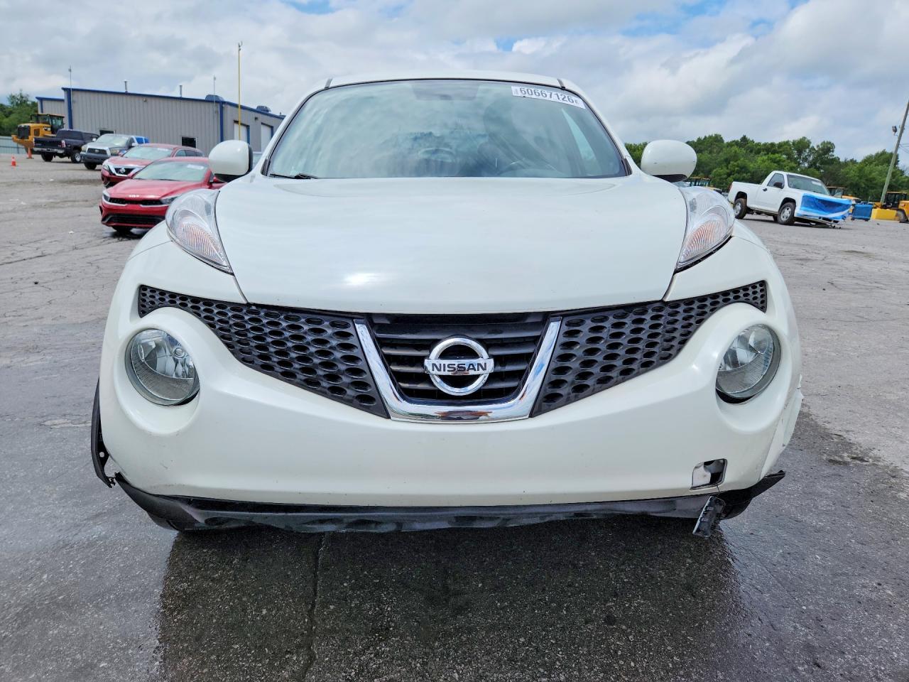 2013 Nissan Juke S Белый vin: JN8AF5MR1DT208373