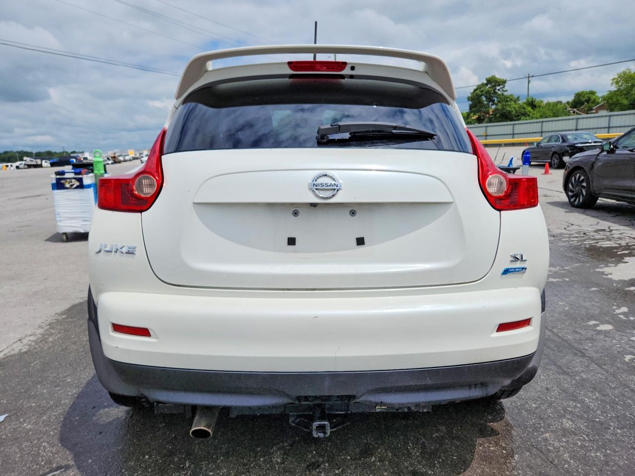 2013 Nissan Juke S Белый vin: JN8AF5MR1DT208373