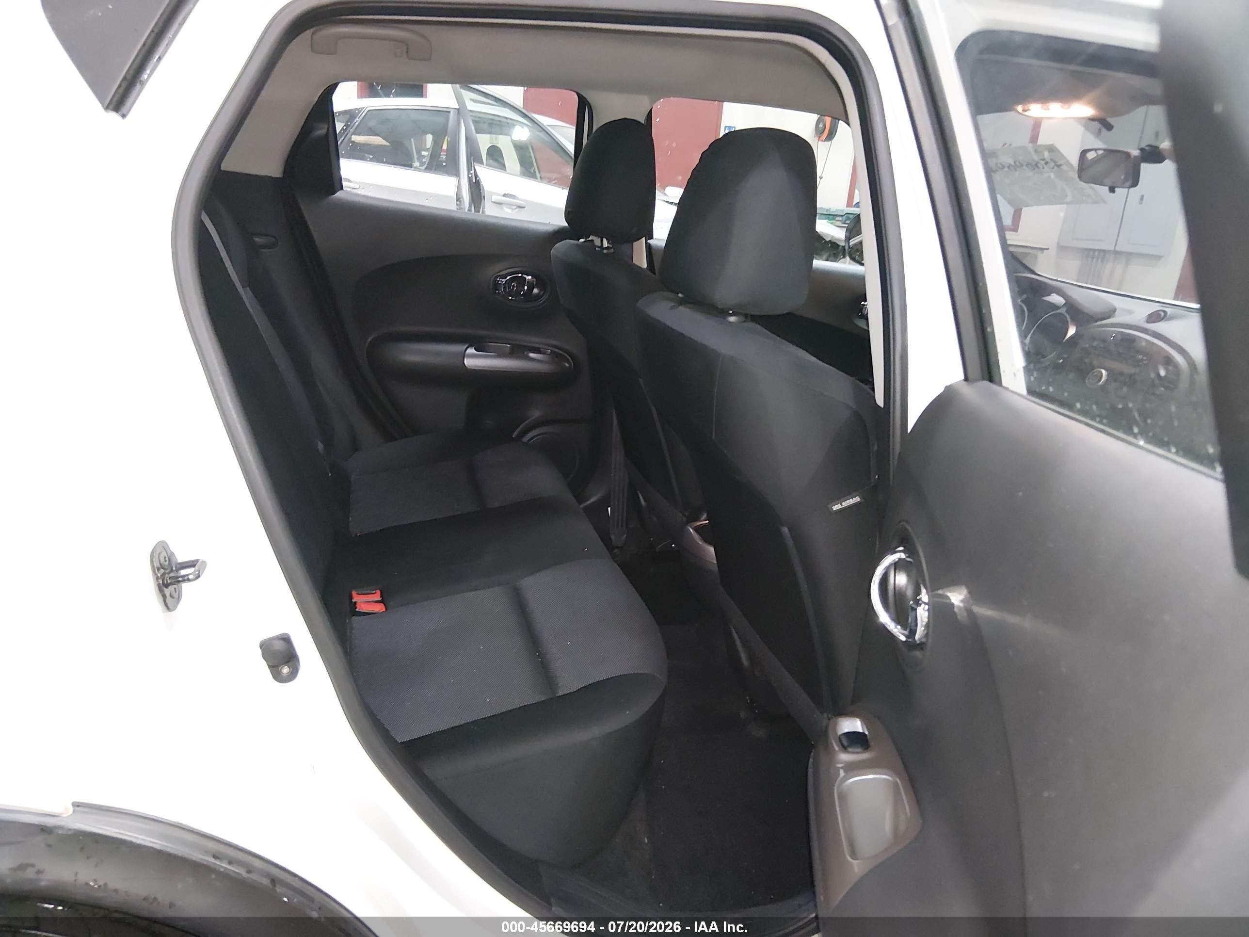 2013 Nissan Juke S White vin: JN8AF5MR1DT211399