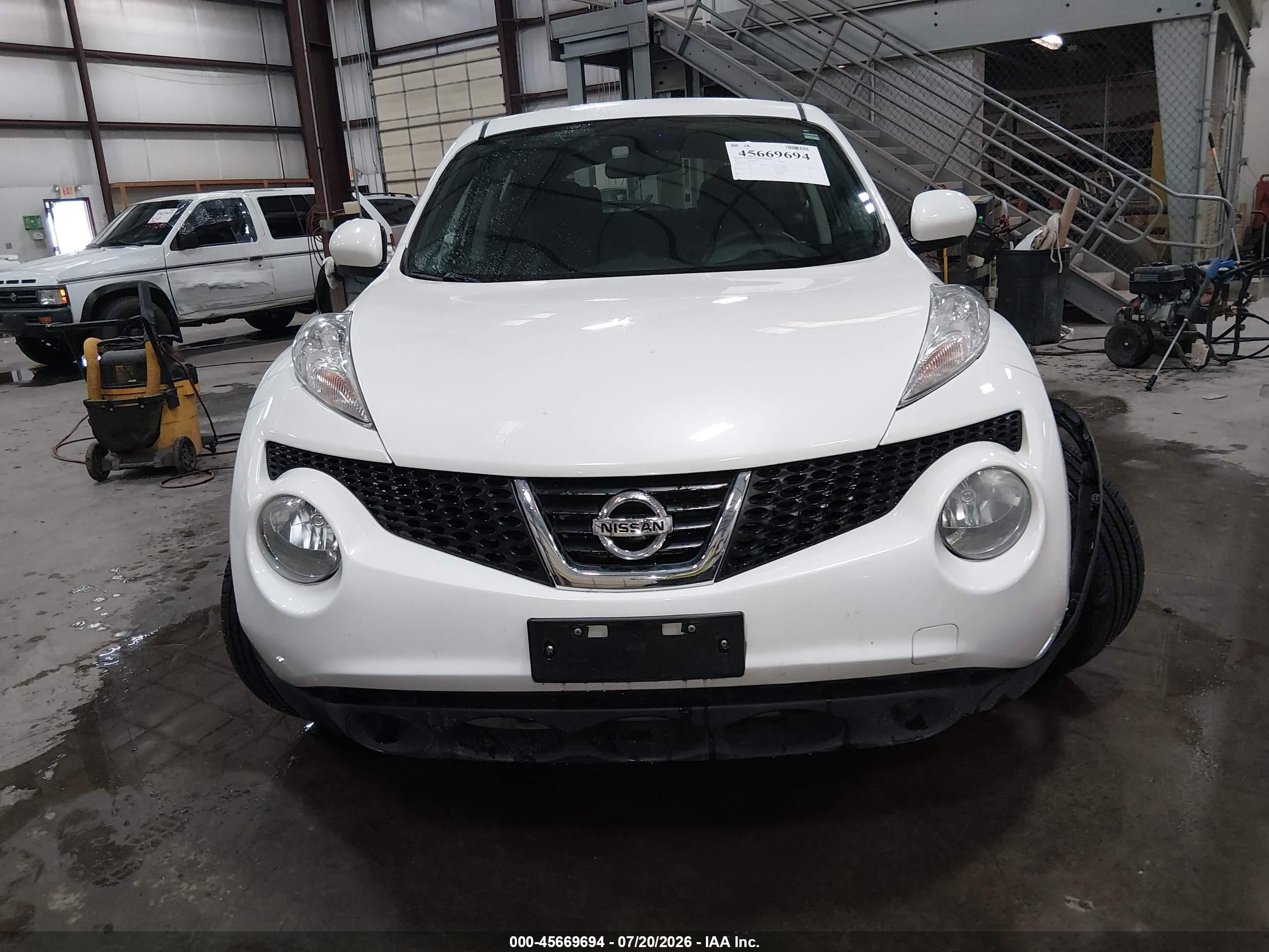 2013 Nissan Juke S White vin: JN8AF5MR1DT211399