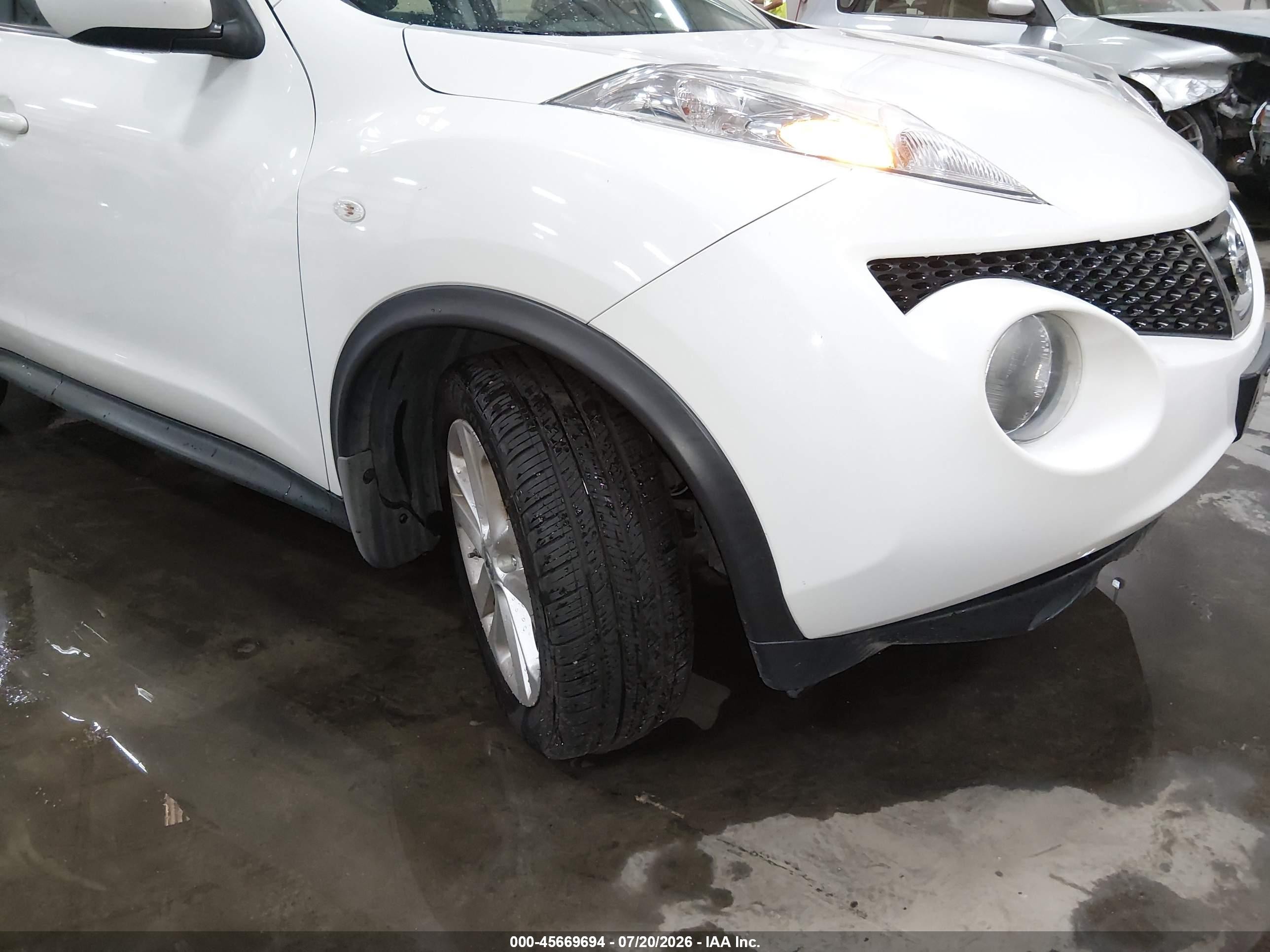 2013 Nissan Juke S White vin: JN8AF5MR1DT211399