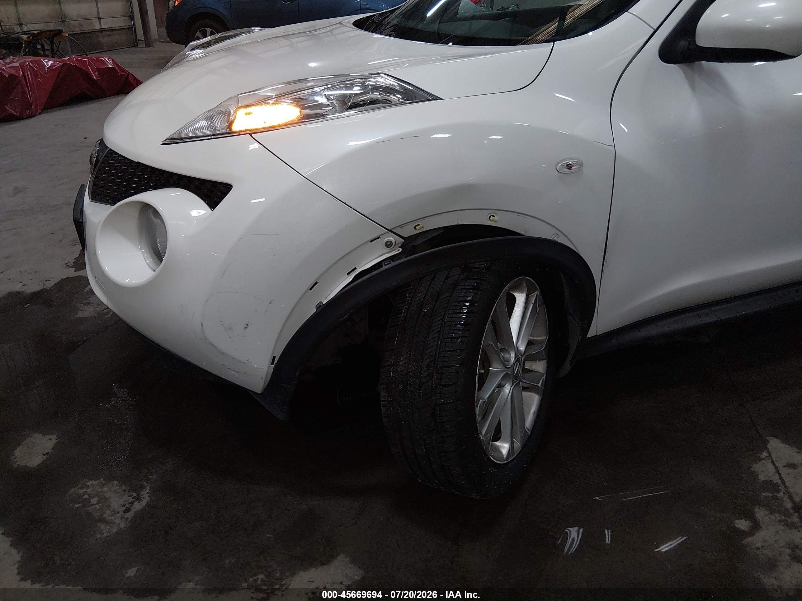 2013 Nissan Juke S White vin: JN8AF5MR1DT211399