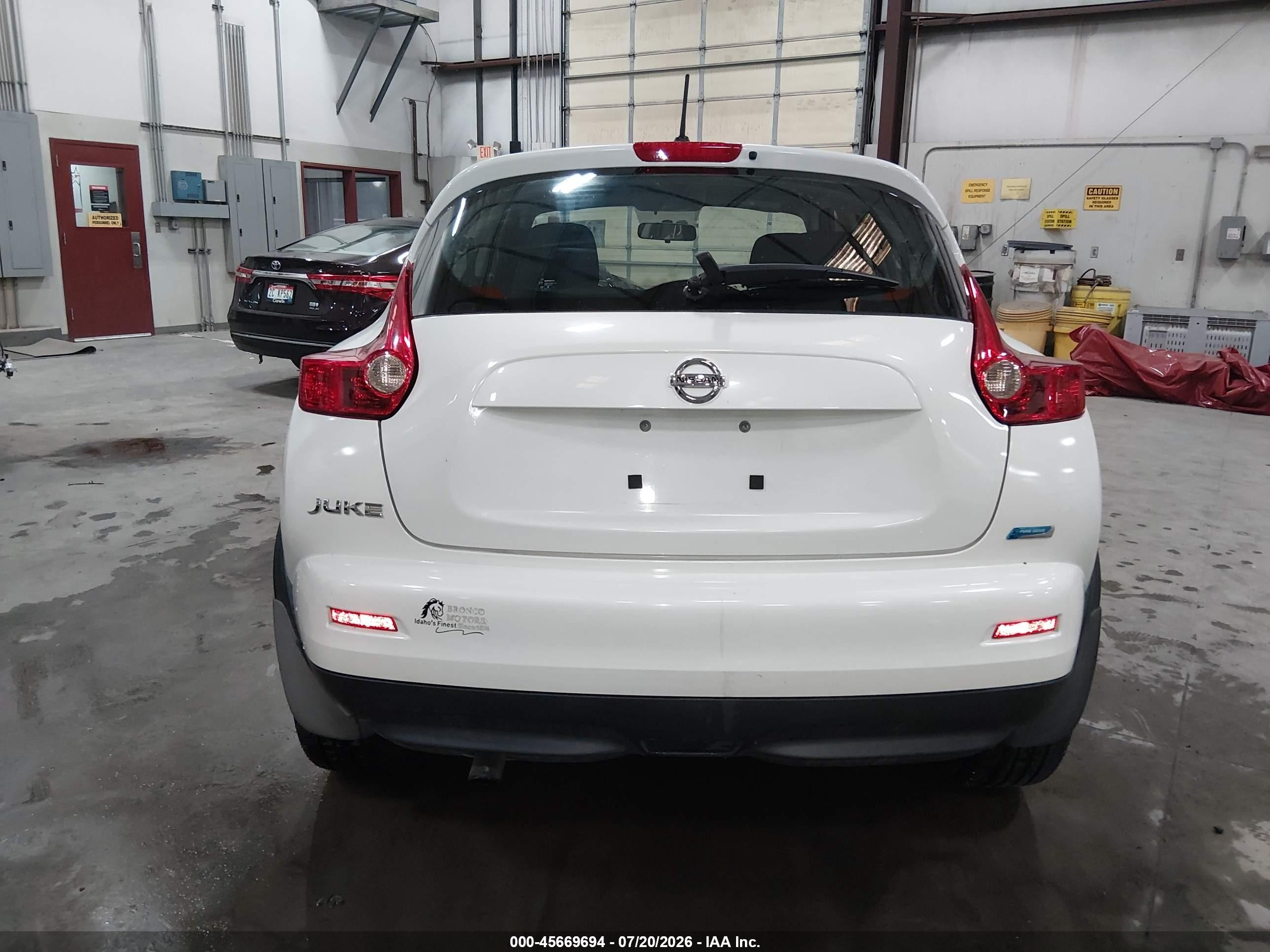 2013 Nissan Juke S White vin: JN8AF5MR1DT211399