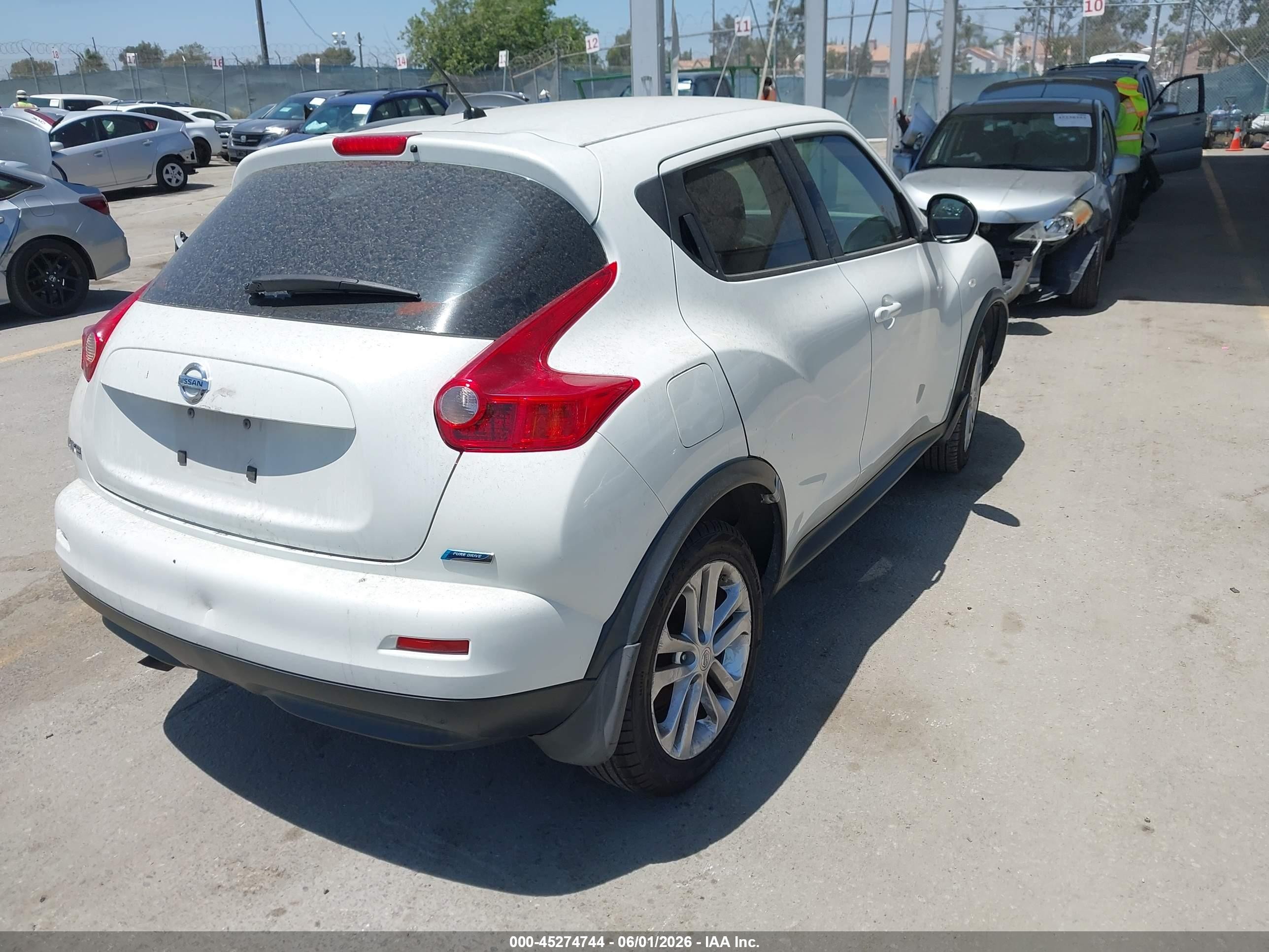 2013 Nissan Juke S Белый vin: JN8AF5MR1DT213153