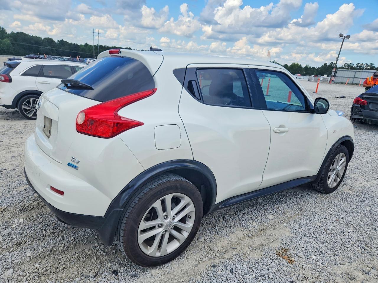 2013 Nissan Juke S Белый vin: JN8AF5MR1DT222001