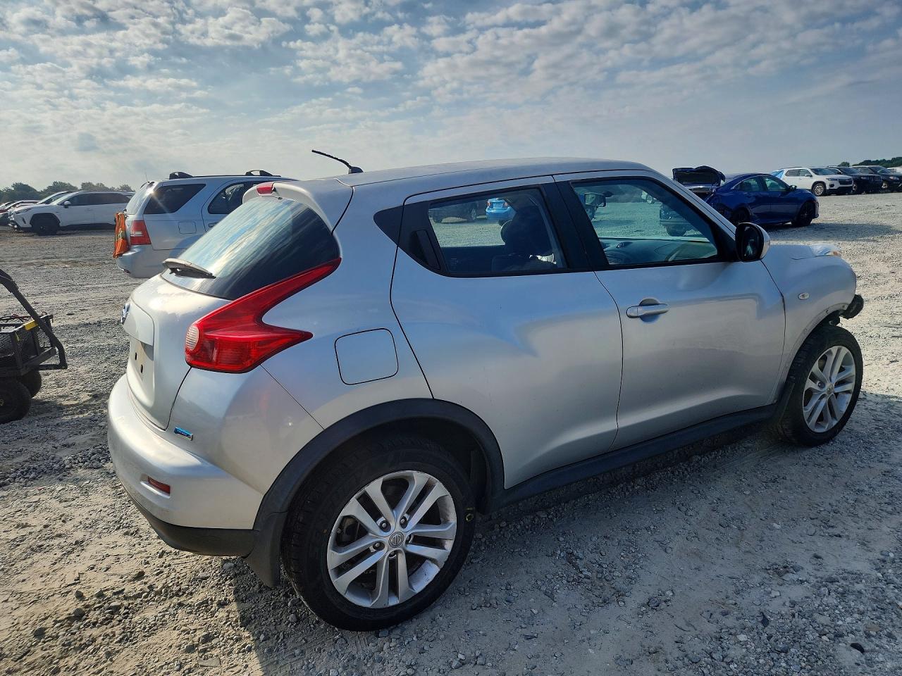 2013 Nissan Juke S Silver vin: JN8AF5MR1DT225853
