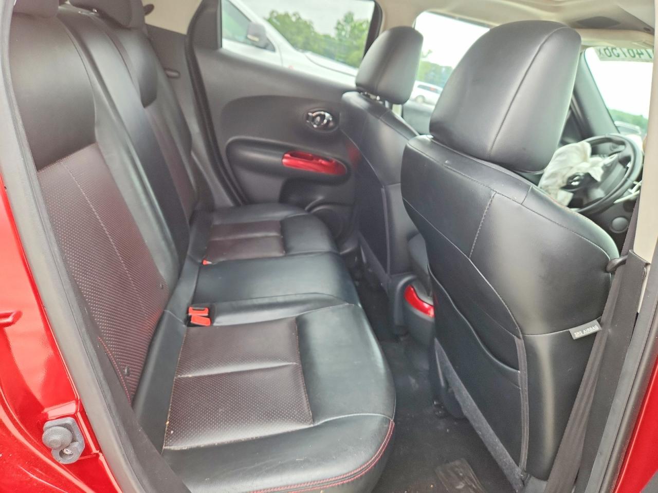 2015 Nissan Juke Sv Burgundy vin: JN8AF5MR1FT513553