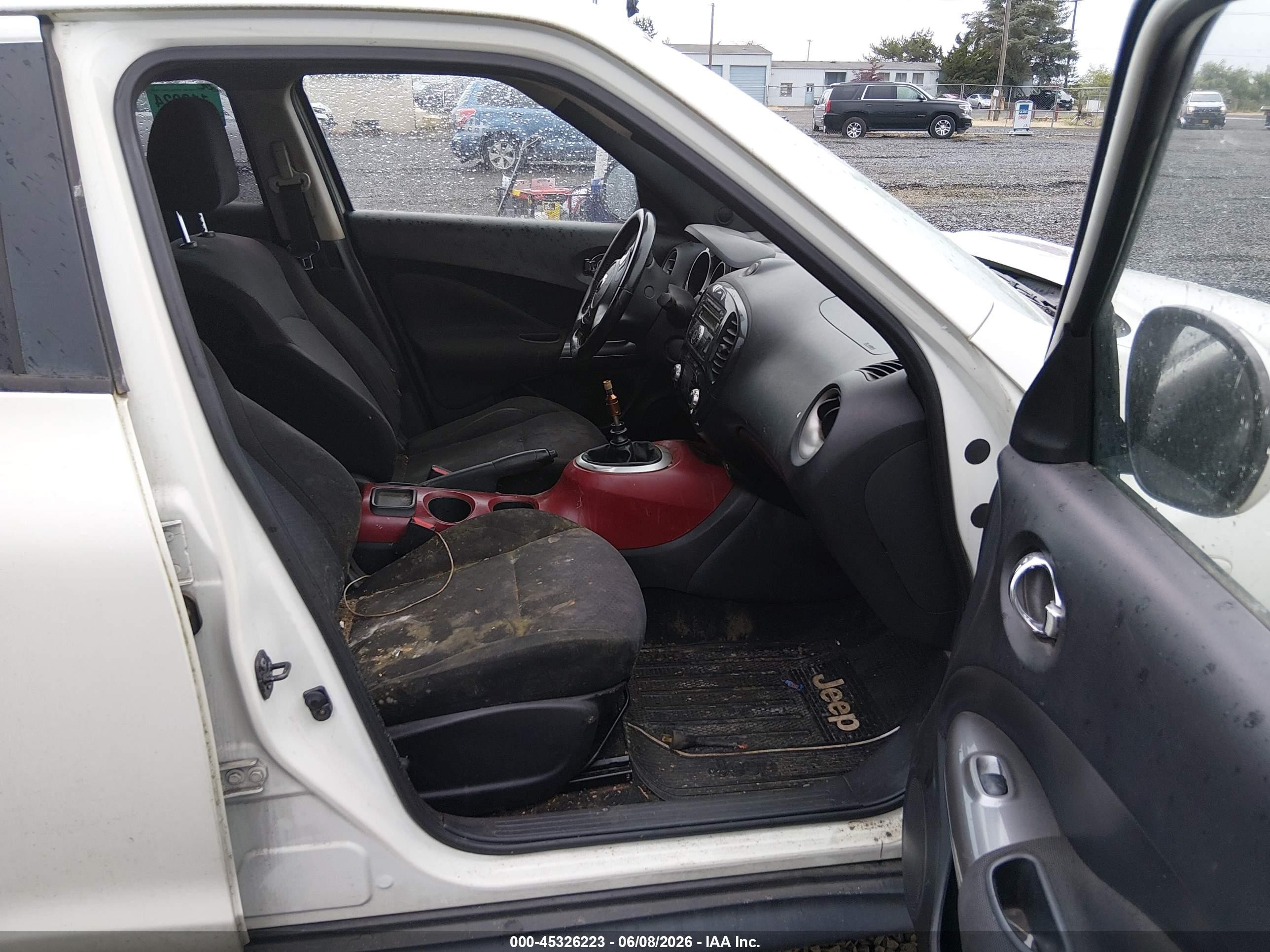 2012 Nissan Juke Sv White vin: JN8AF5MR2CT106658