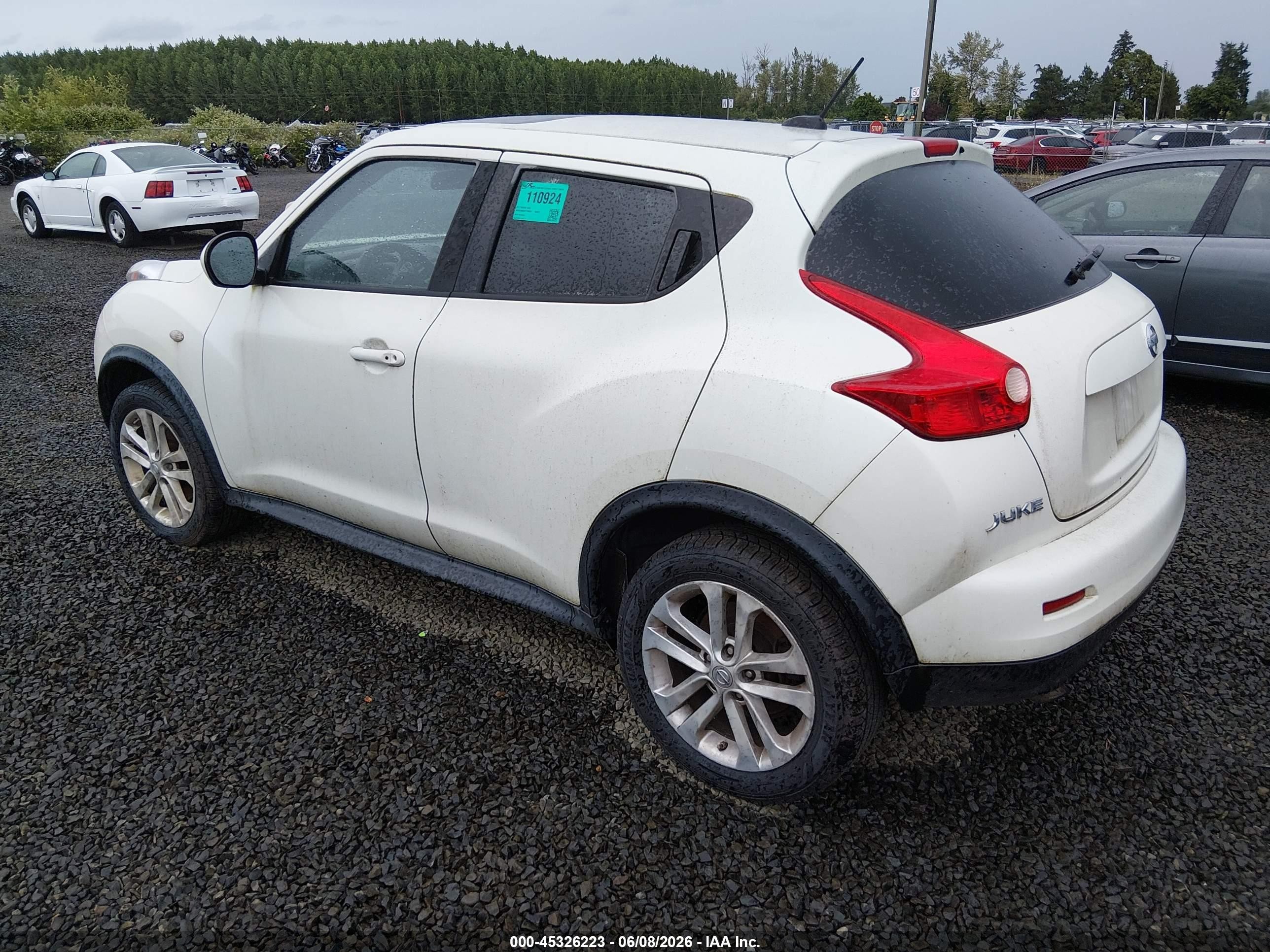 2012 Nissan Juke Sv White vin: JN8AF5MR2CT106658