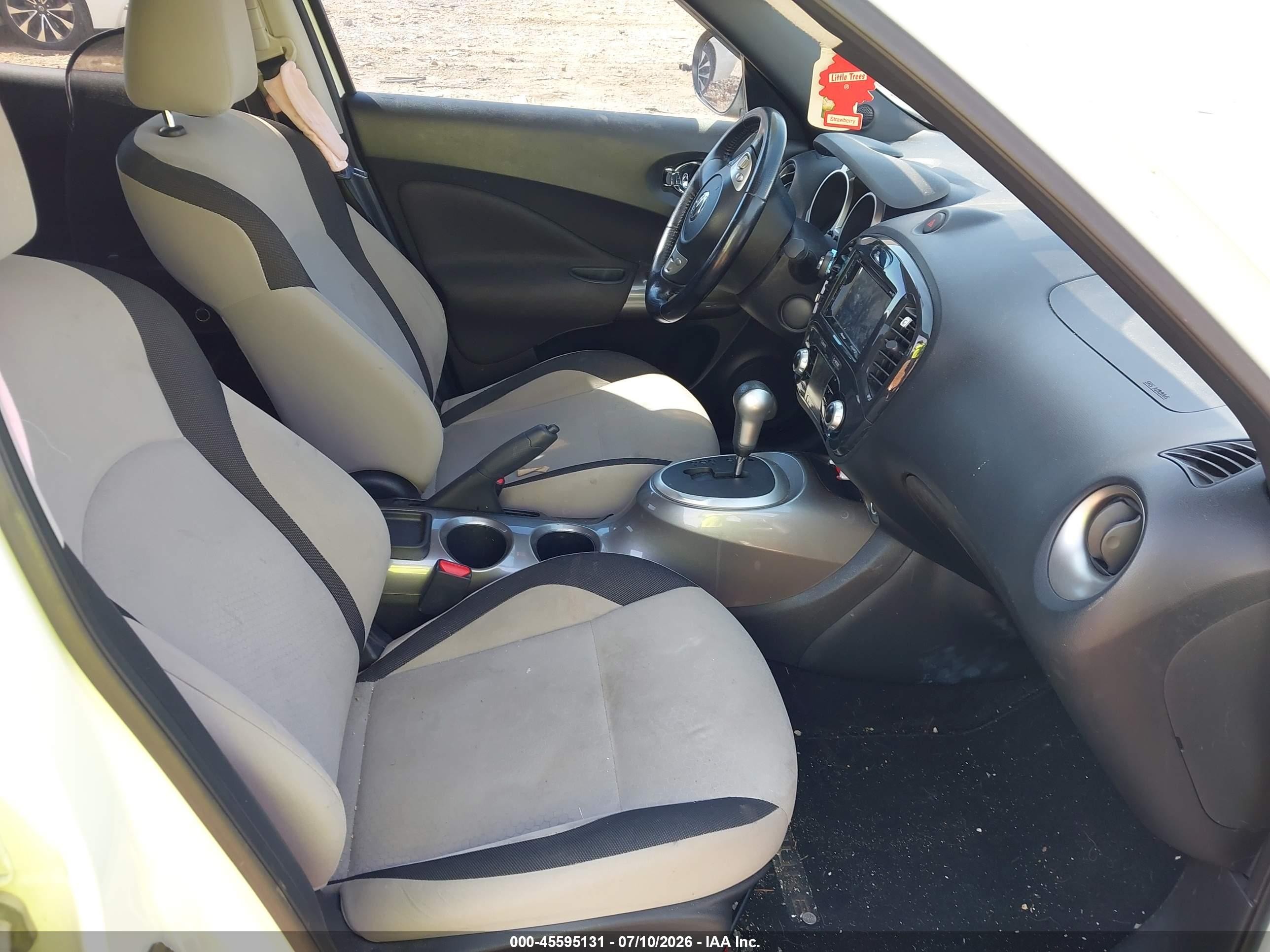 2012 Nissan Juke Sv White vin: JN8AF5MR2CT111052