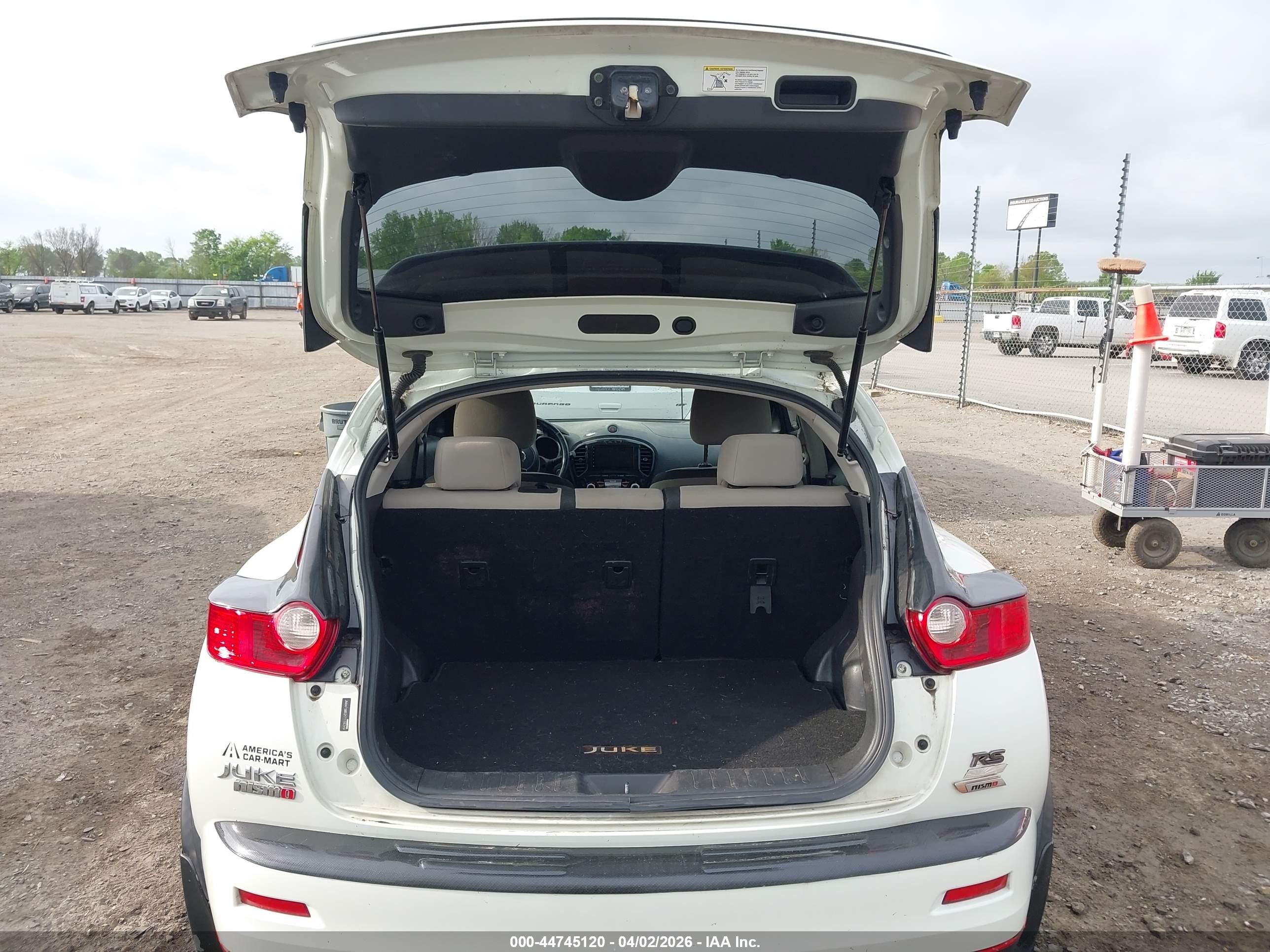 2012 Nissan Juke Sv White vin: JN8AF5MR2CT116249