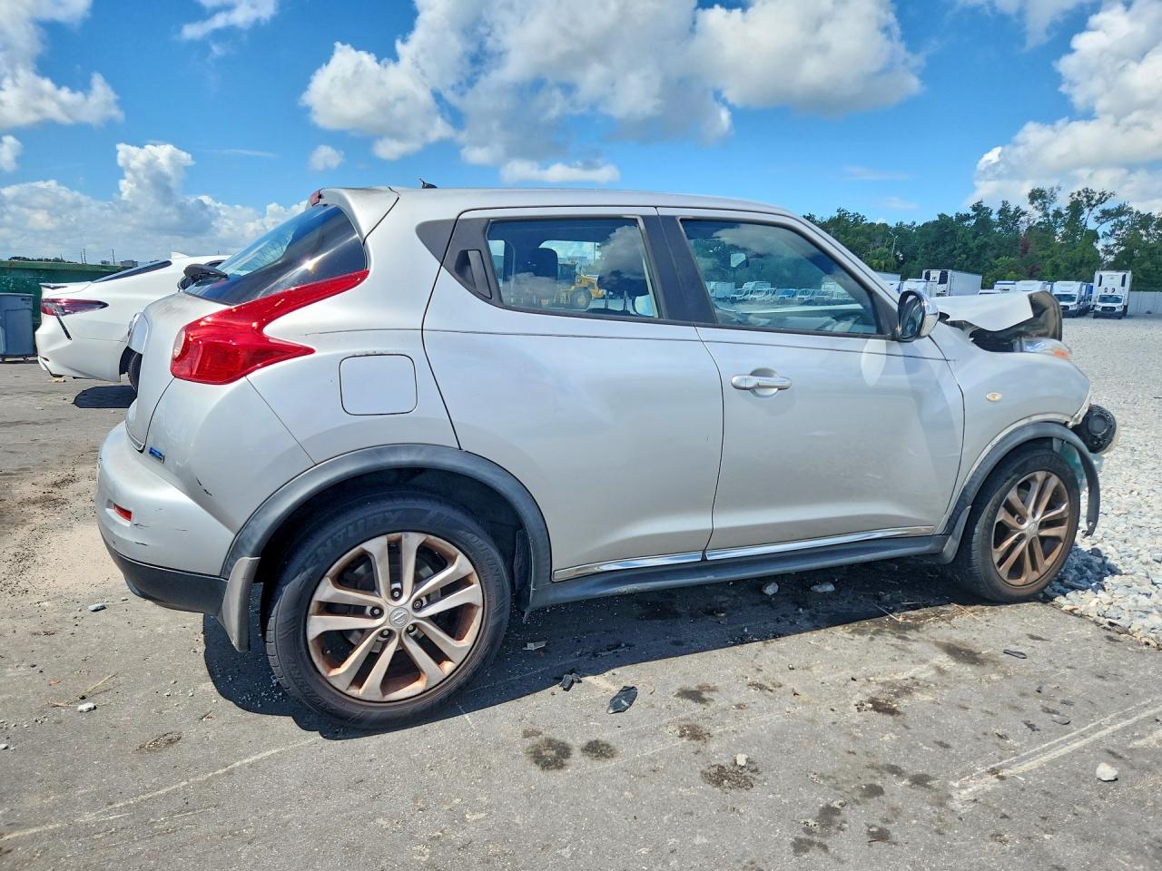 2013 Nissan Juke S Silver vin: JN8AF5MR2DT211413