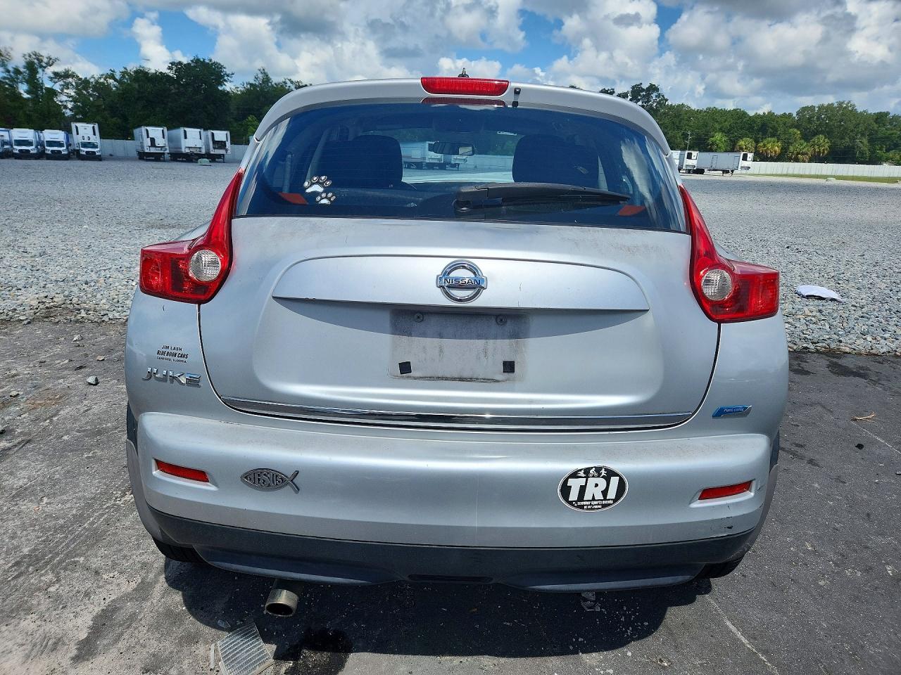 2013 Nissan Juke S Silver vin: JN8AF5MR2DT211413