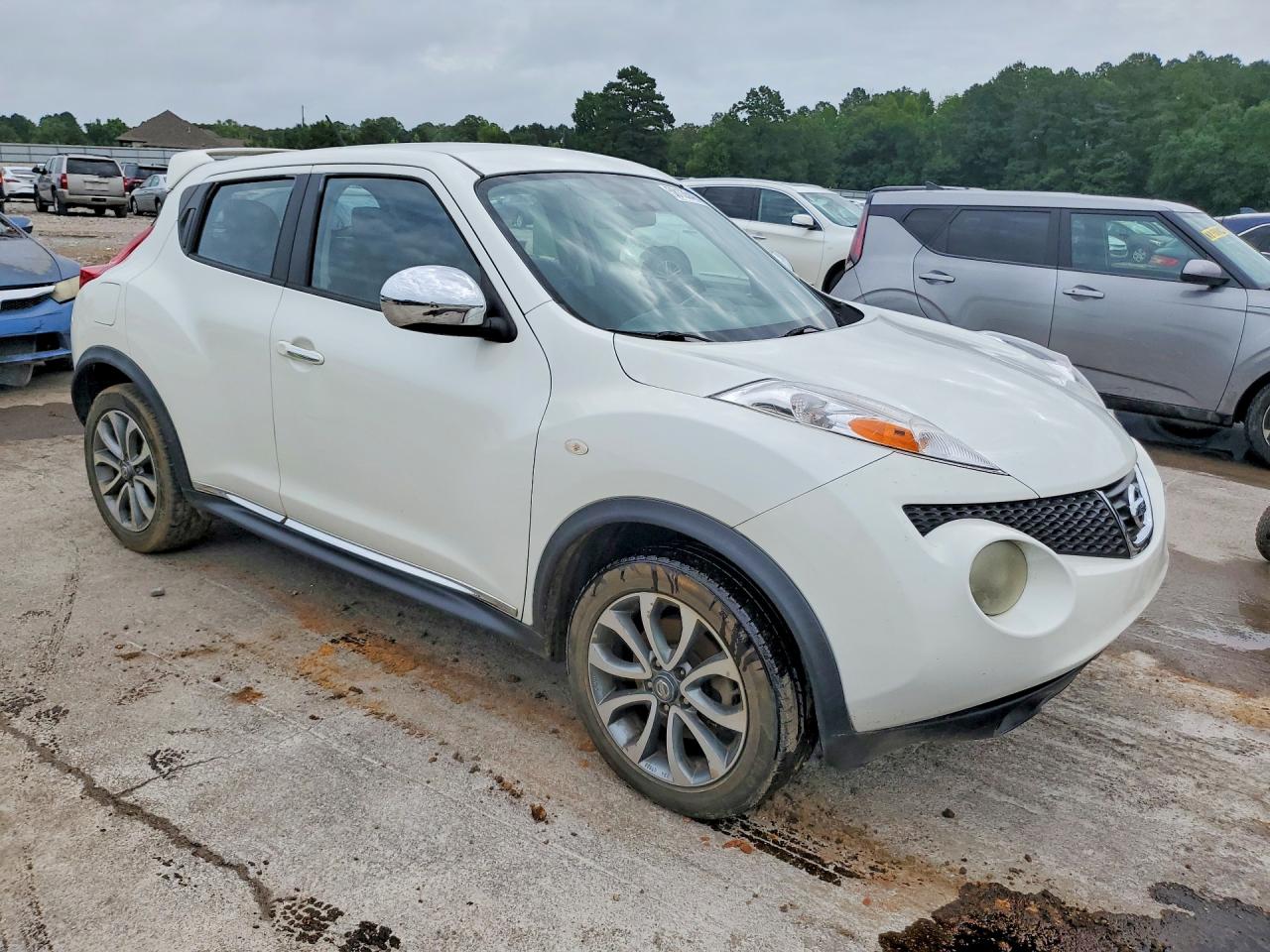 2013 Nissan Juke S Белый vin: JN8AF5MR2DT217731
