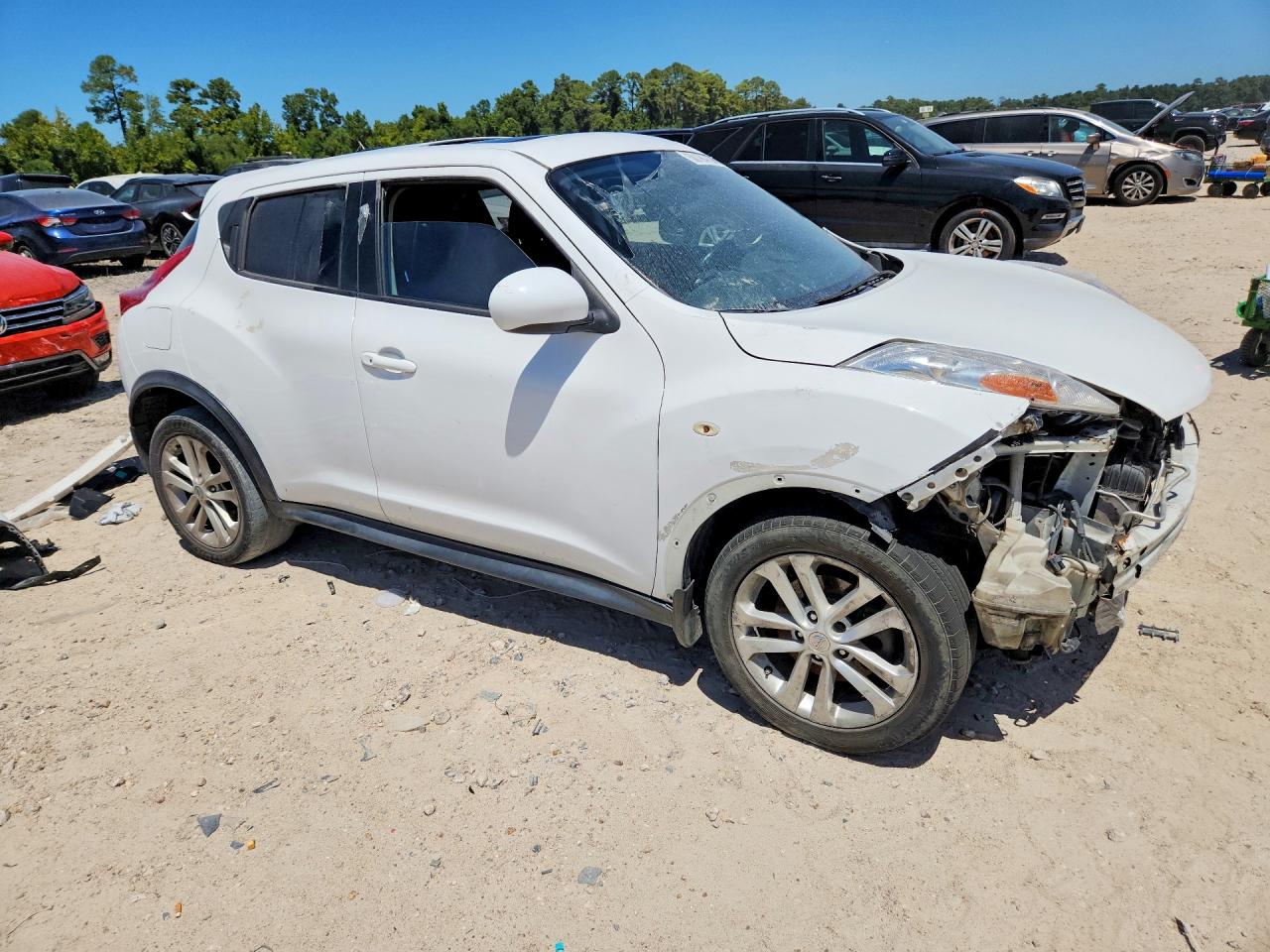 2013 Nissan Juke S White vin: JN8AF5MR2DT223867