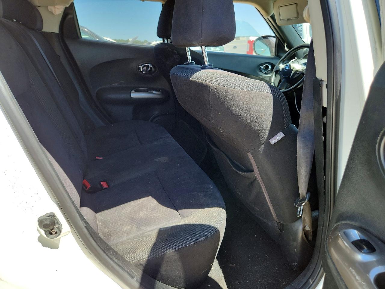 2013 Nissan Juke S White vin: JN8AF5MR2DT223867