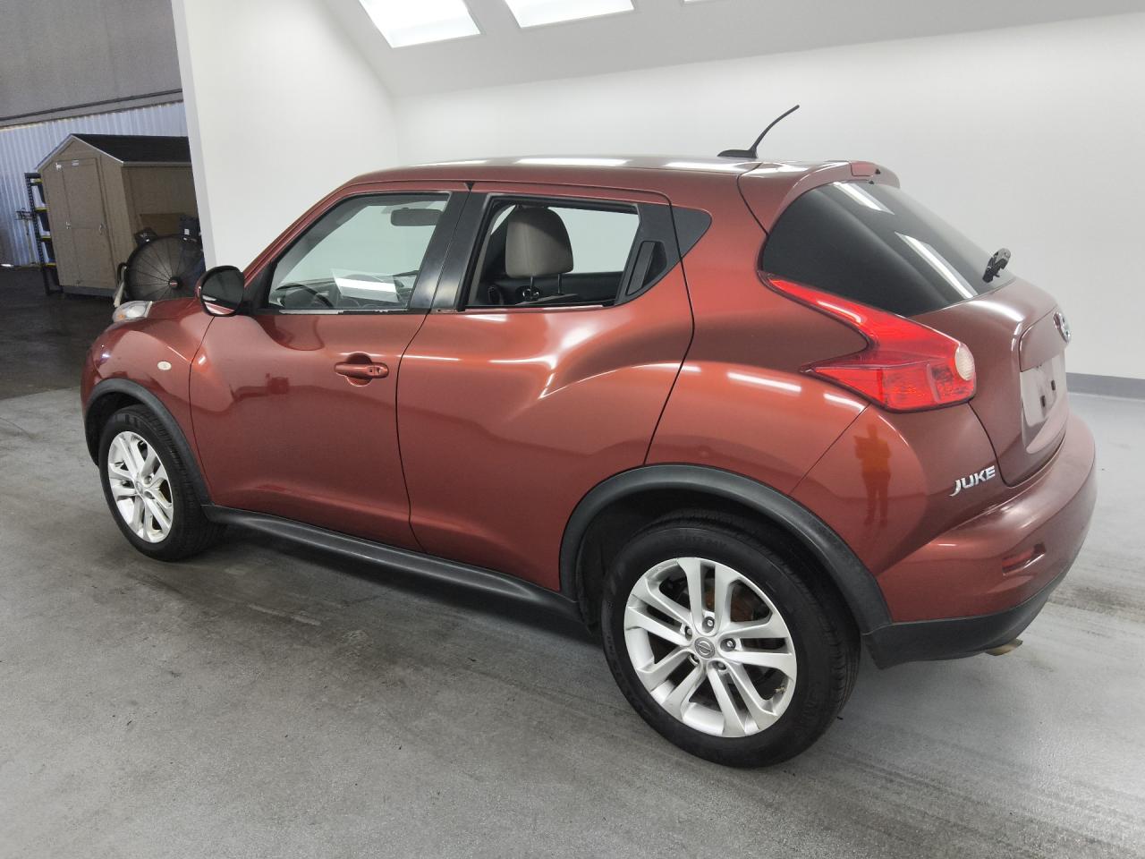 2014 Nissan Juke Sv Red vin: JN8AF5MR2ET354668 Damage: Left Rear Window, Inoperable, Repair Required