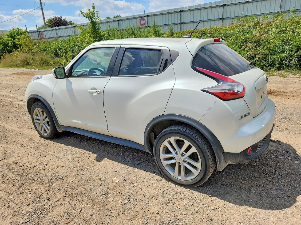 2015 Nissan Juke Sv White vin: JN8AF5MR2FT502044