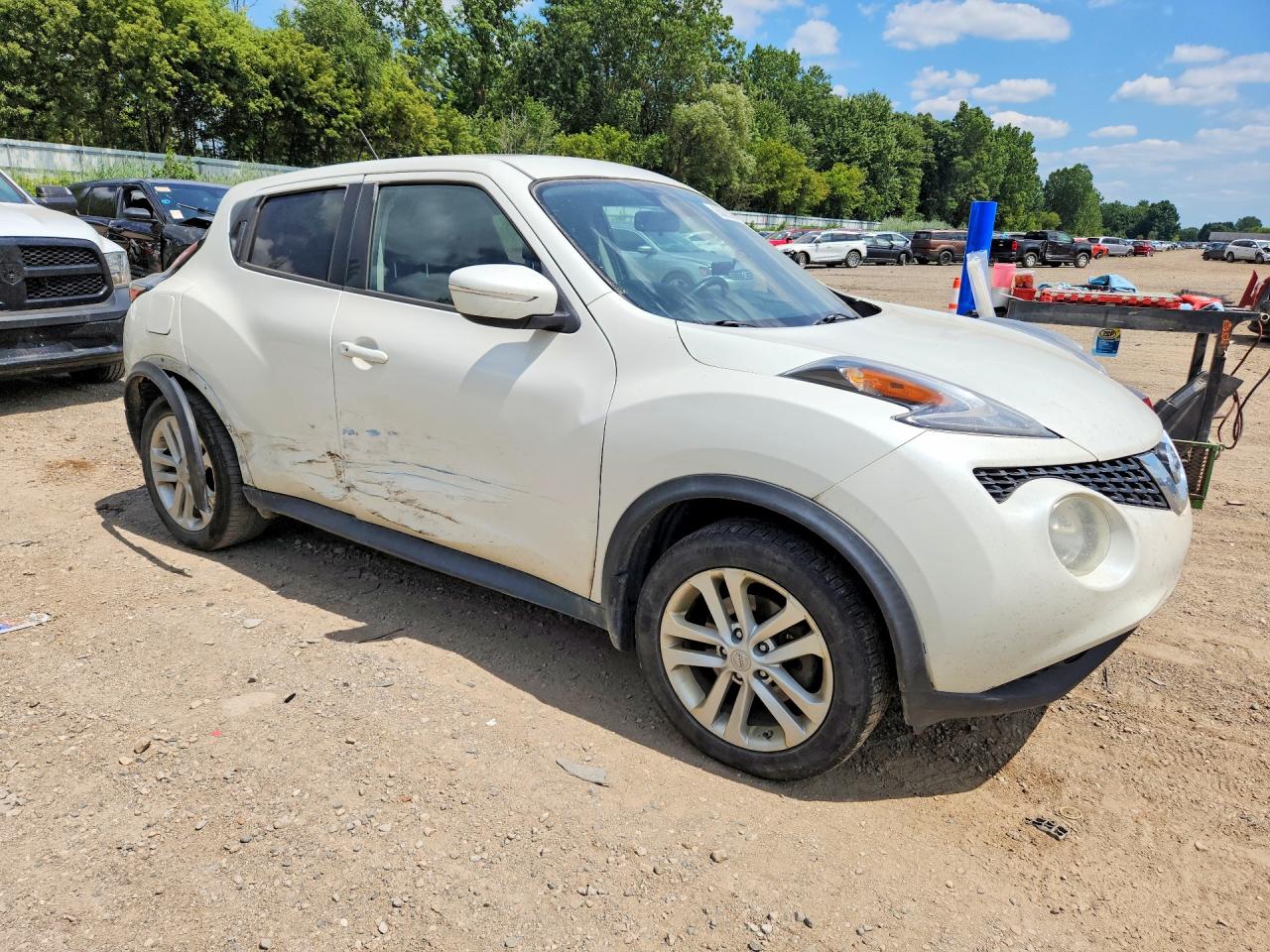 2015 Nissan Juke Sv White vin: JN8AF5MR2FT502044