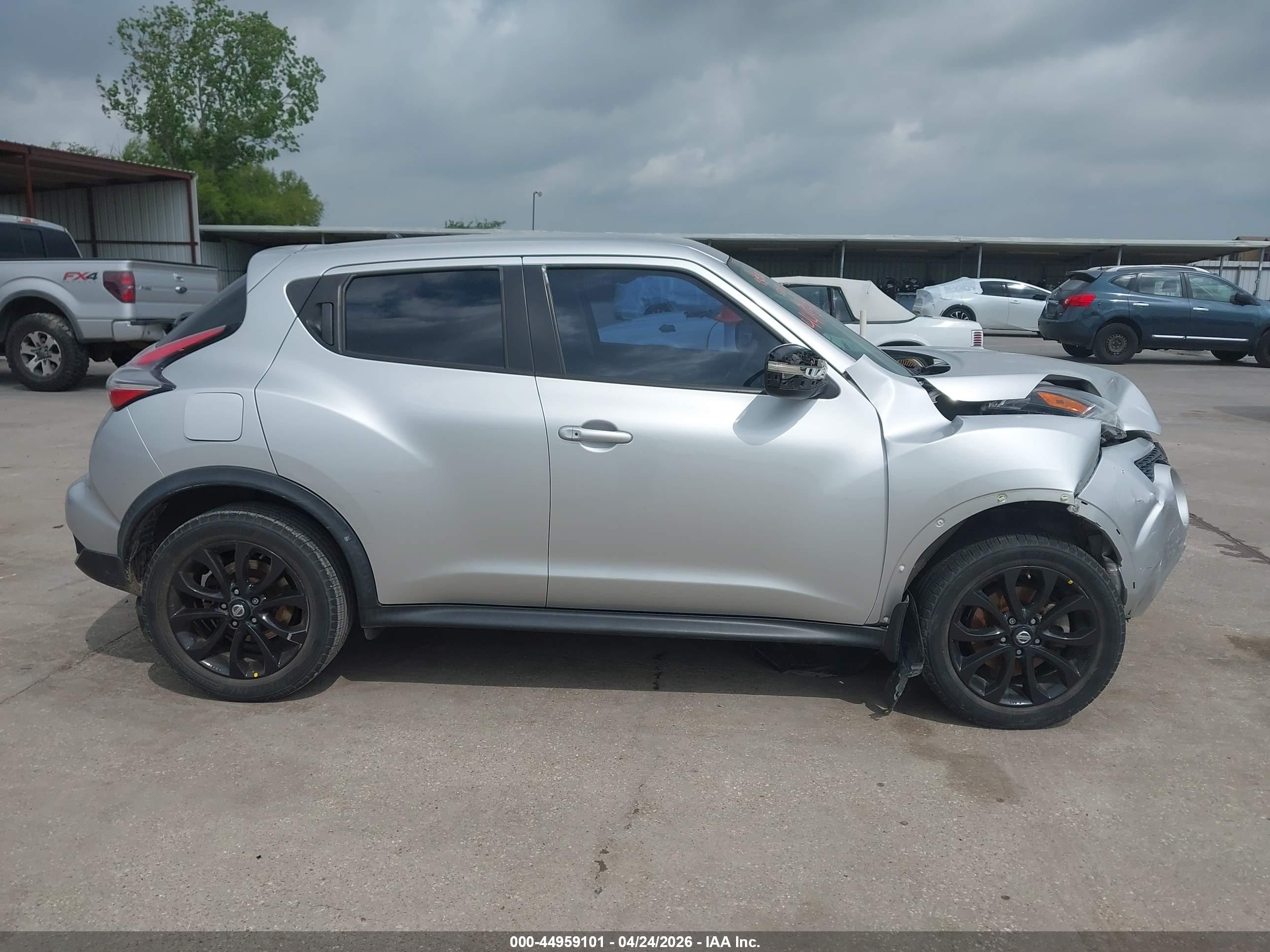 2015 Nissan Juke S Silver vin: JN8AF5MR2FT512184