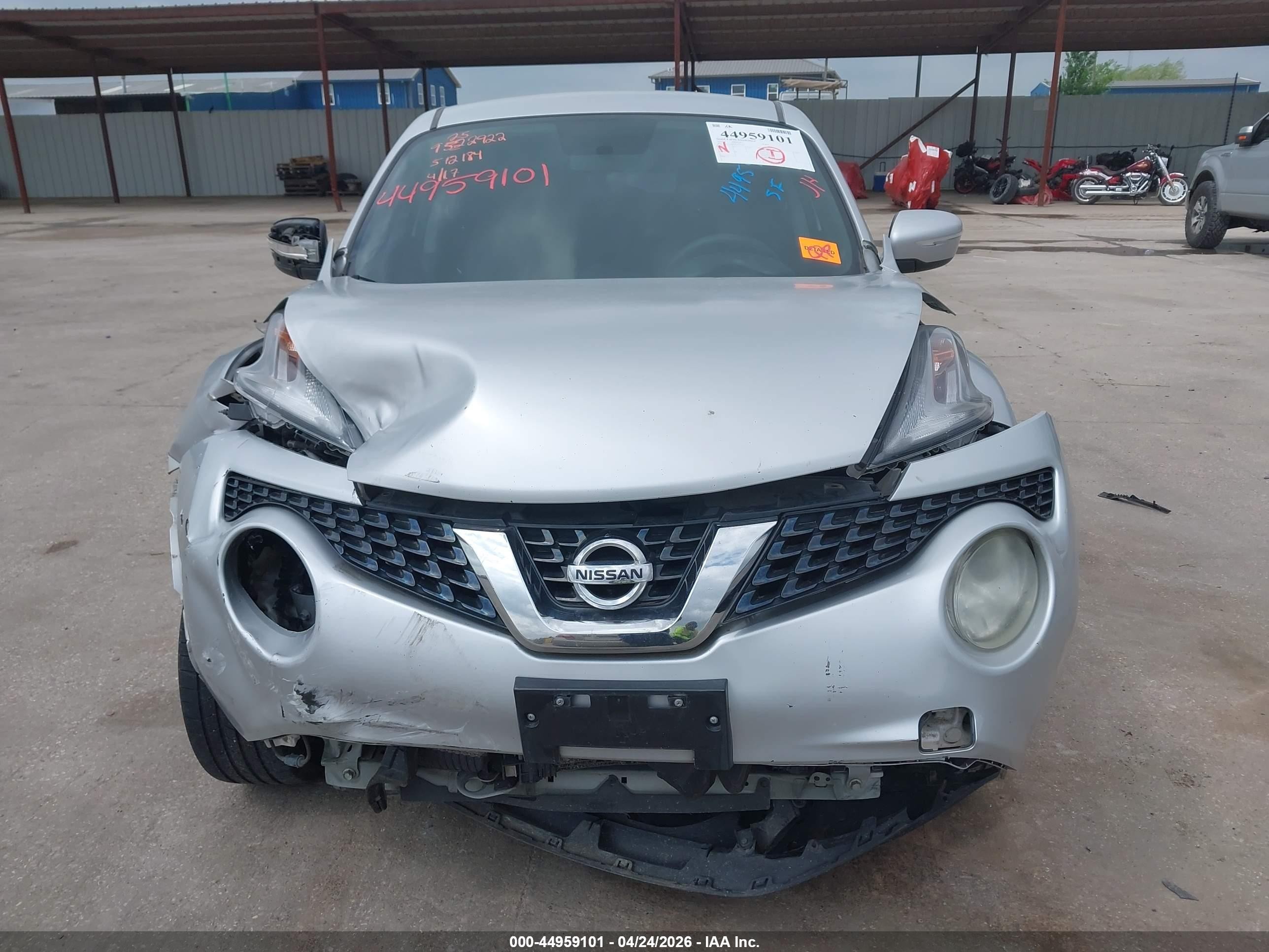 2015 Nissan Juke S Silver vin: JN8AF5MR2FT512184