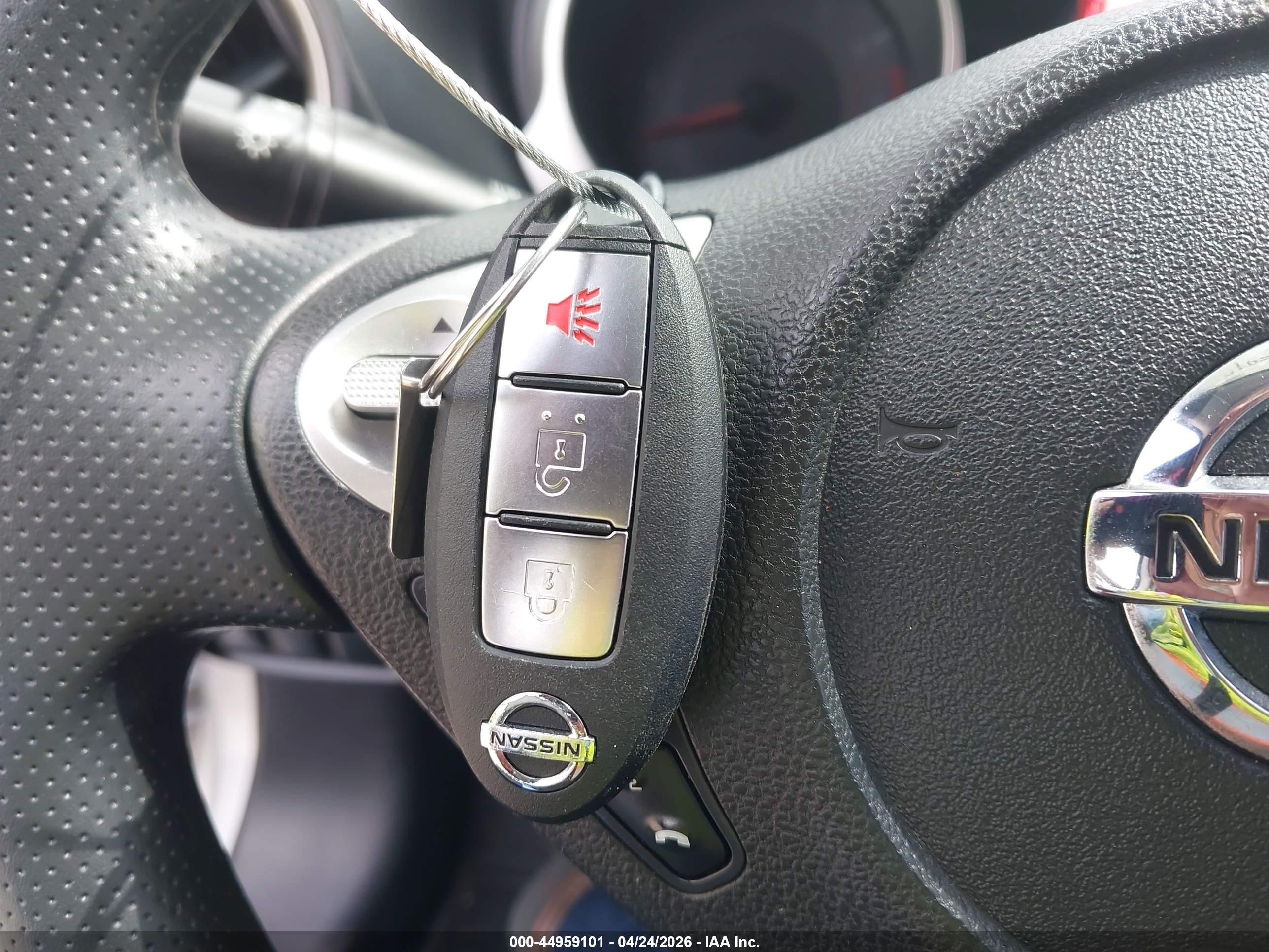 2015 Nissan Juke S Silver vin: JN8AF5MR2FT512184