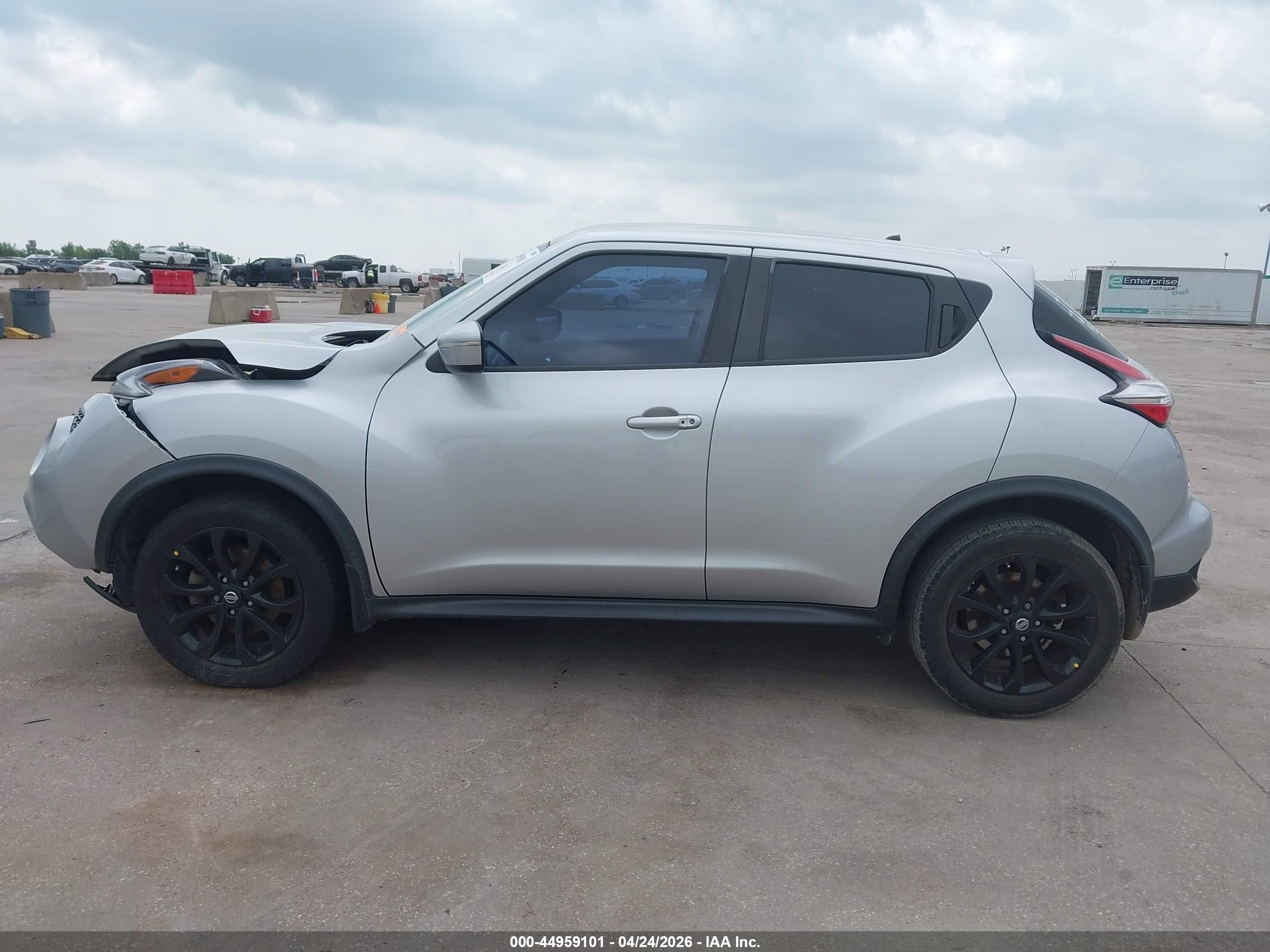 2015 Nissan Juke S Silver vin: JN8AF5MR2FT512184