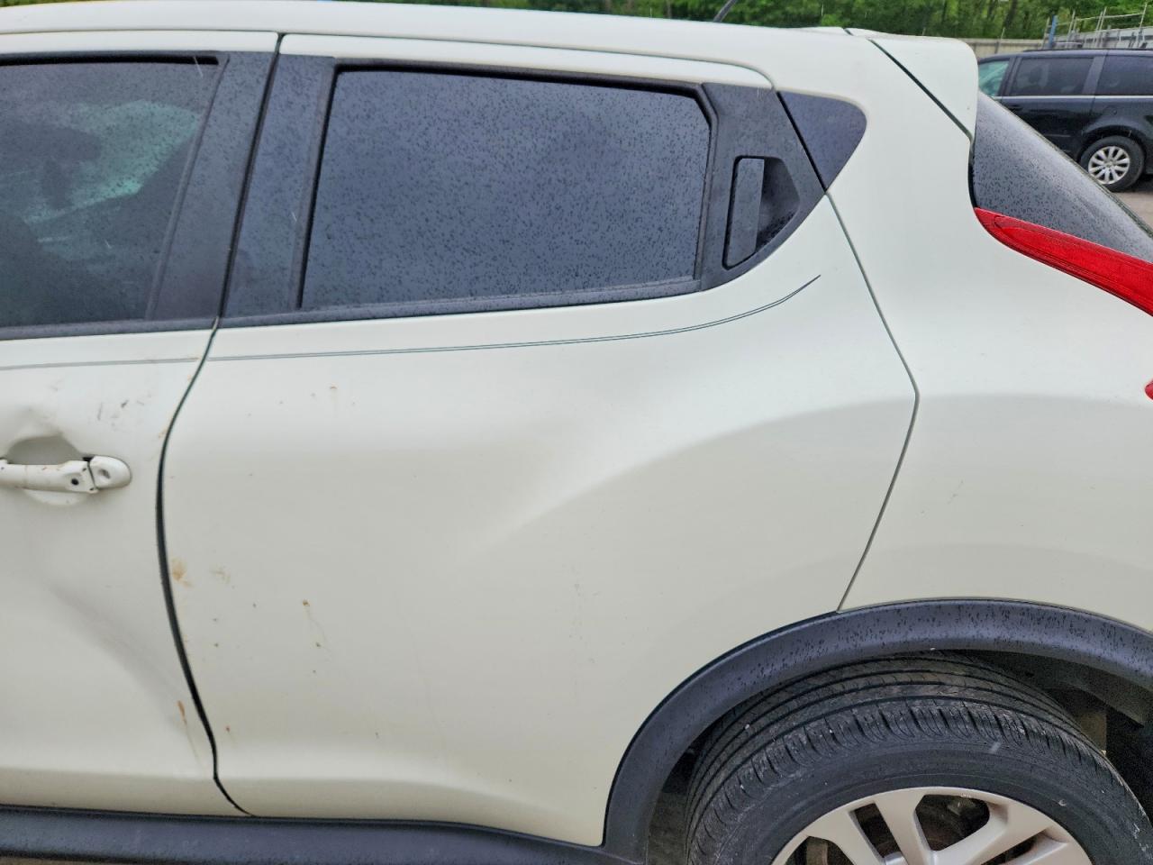 2011 Nissan Juke S Белый vin: JN8AF5MR3BT012755