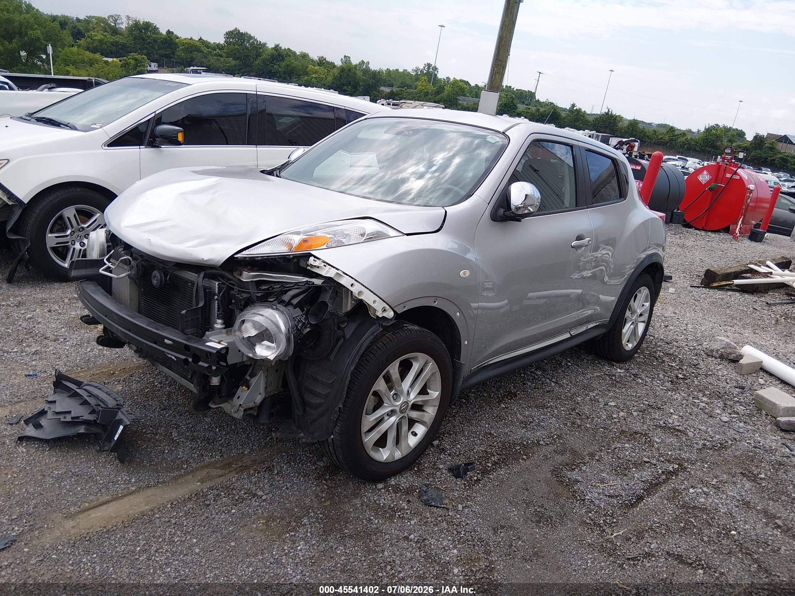 2012 Nissan Juke Sv Silver vin: JN8AF5MR3CT111626