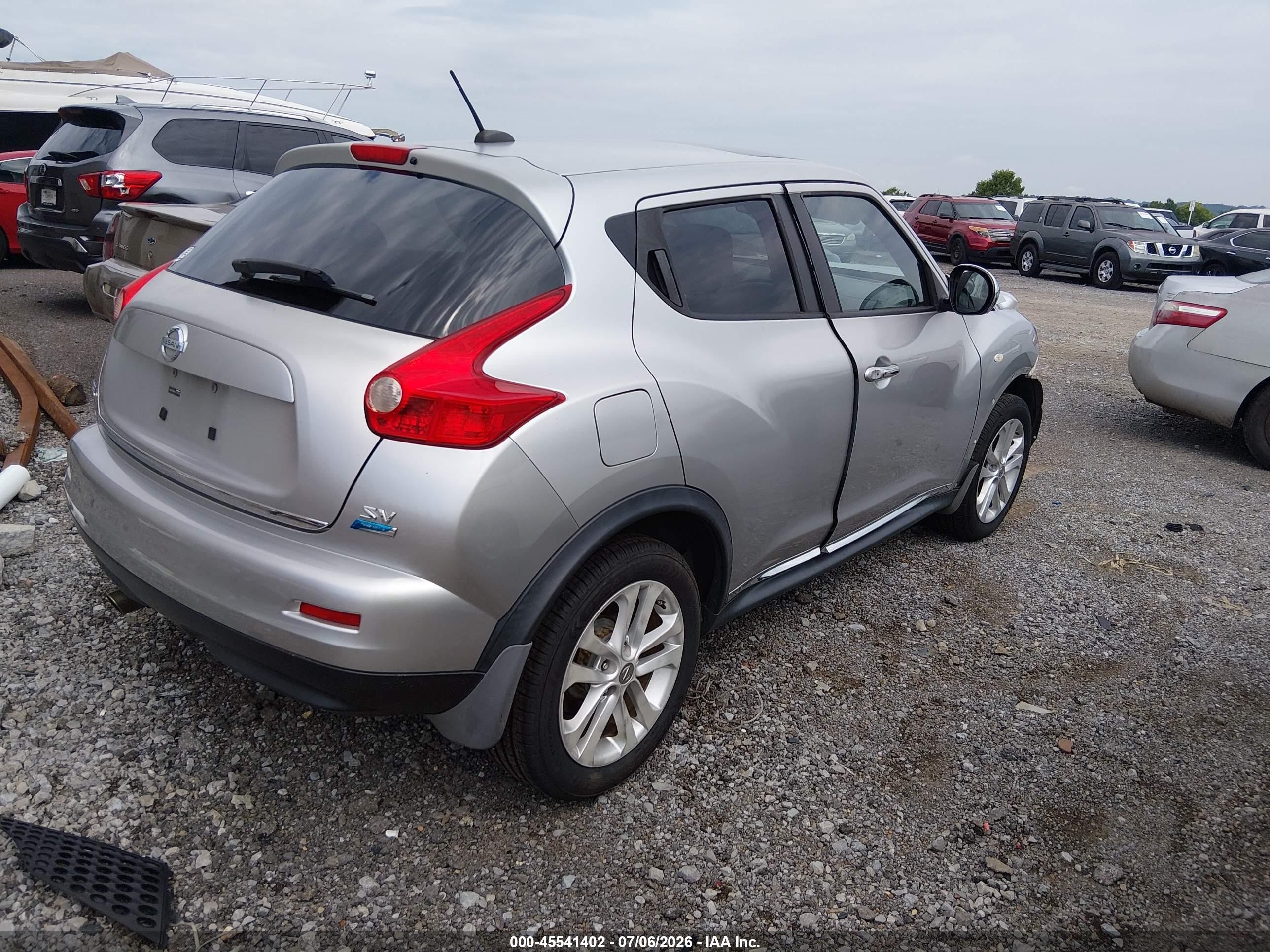 2012 Nissan Juke Sv Silver vin: JN8AF5MR3CT111626