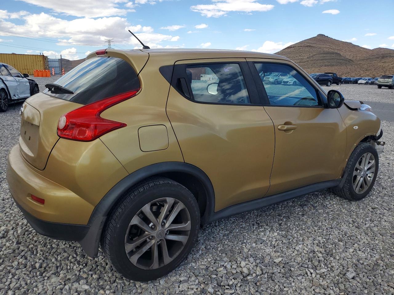 2013 Nissan Juke S Gold vin: JN8AF5MR3DT200839
