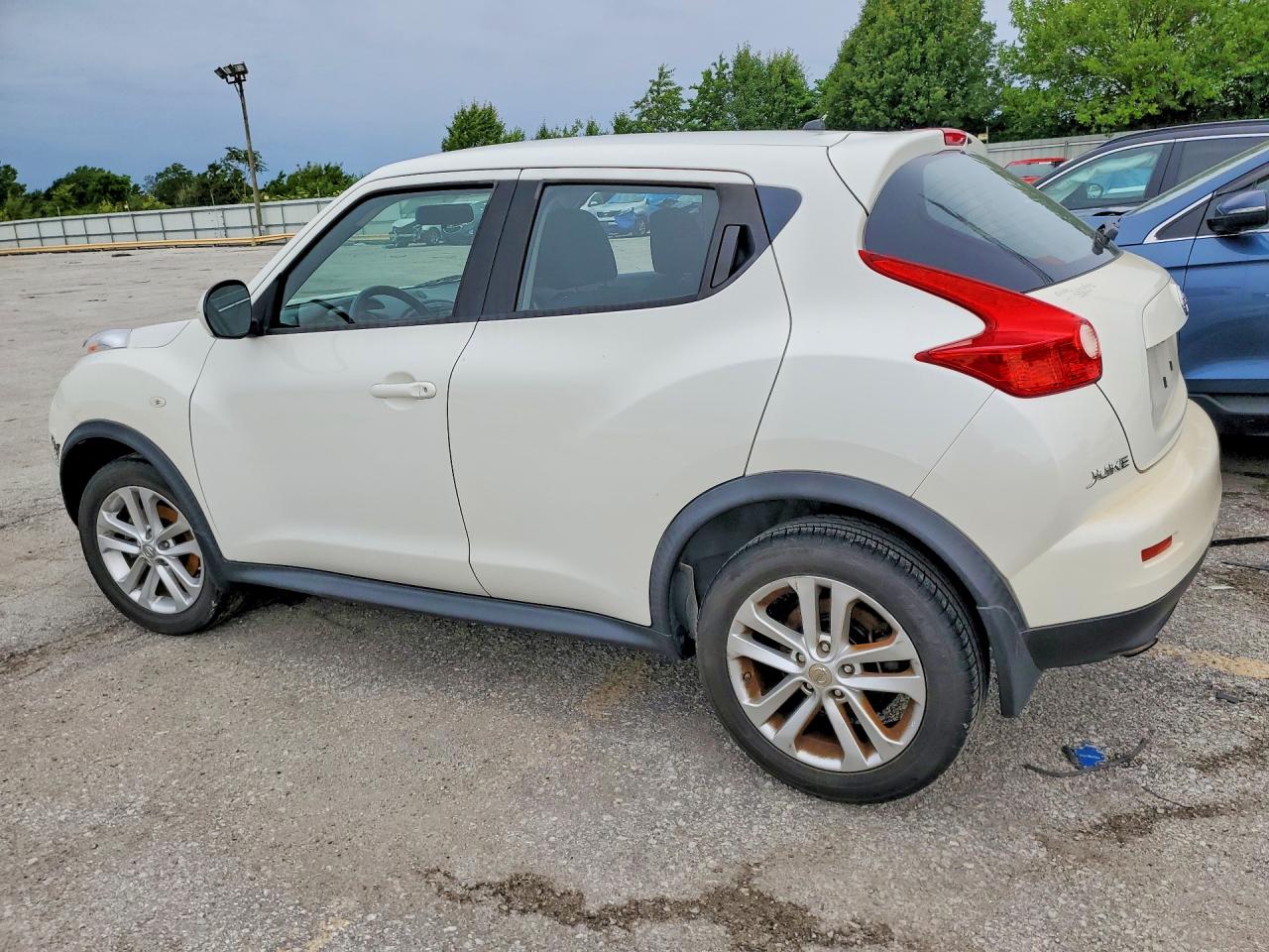 2014 Nissan Juke S White vin: JN8AF5MR3ET357904