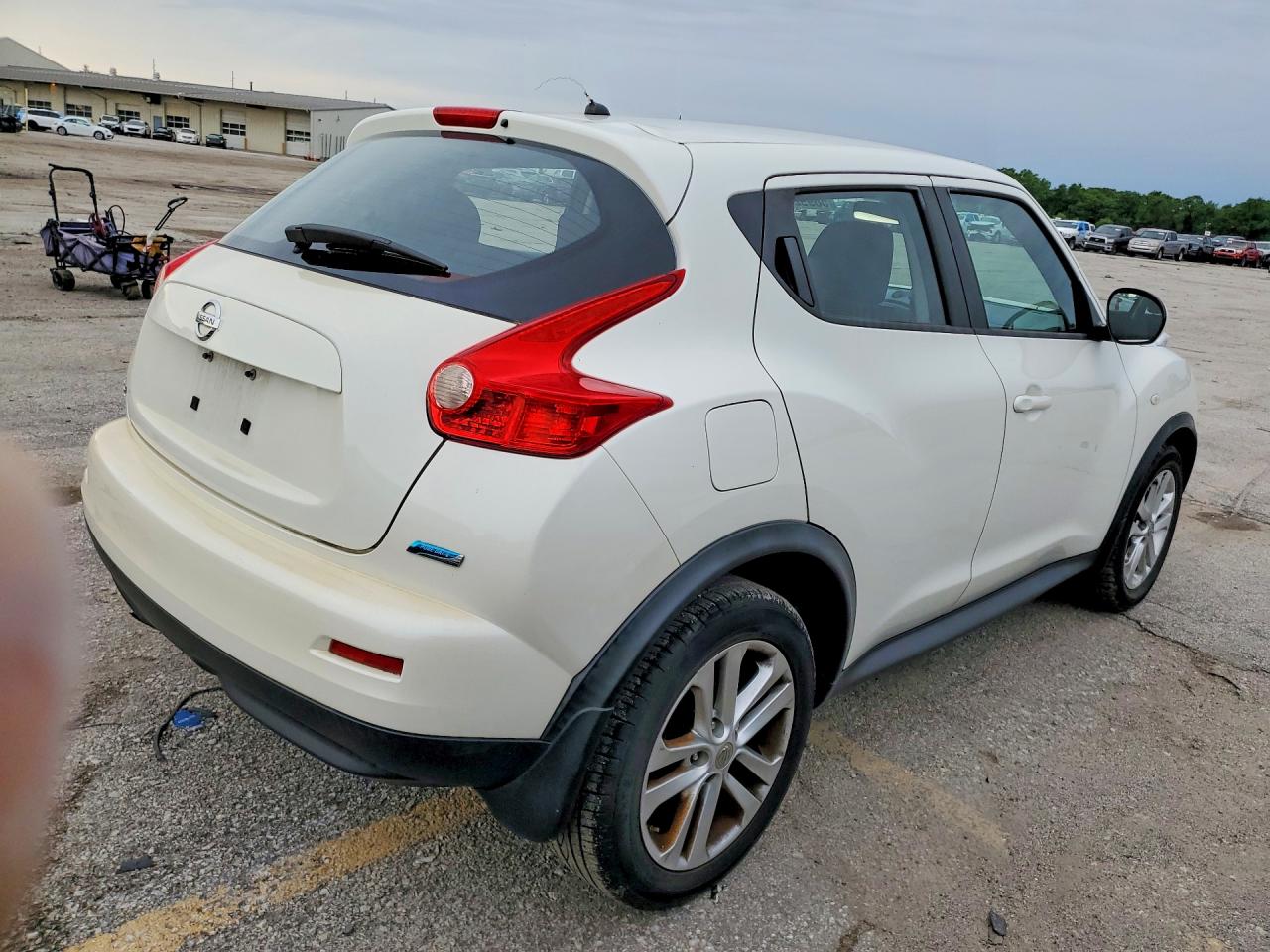 2014 Nissan Juke S White vin: JN8AF5MR3ET357904