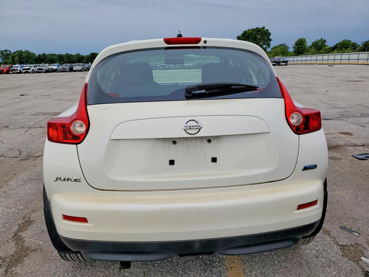 2014 Nissan Juke S White vin: JN8AF5MR3ET357904
