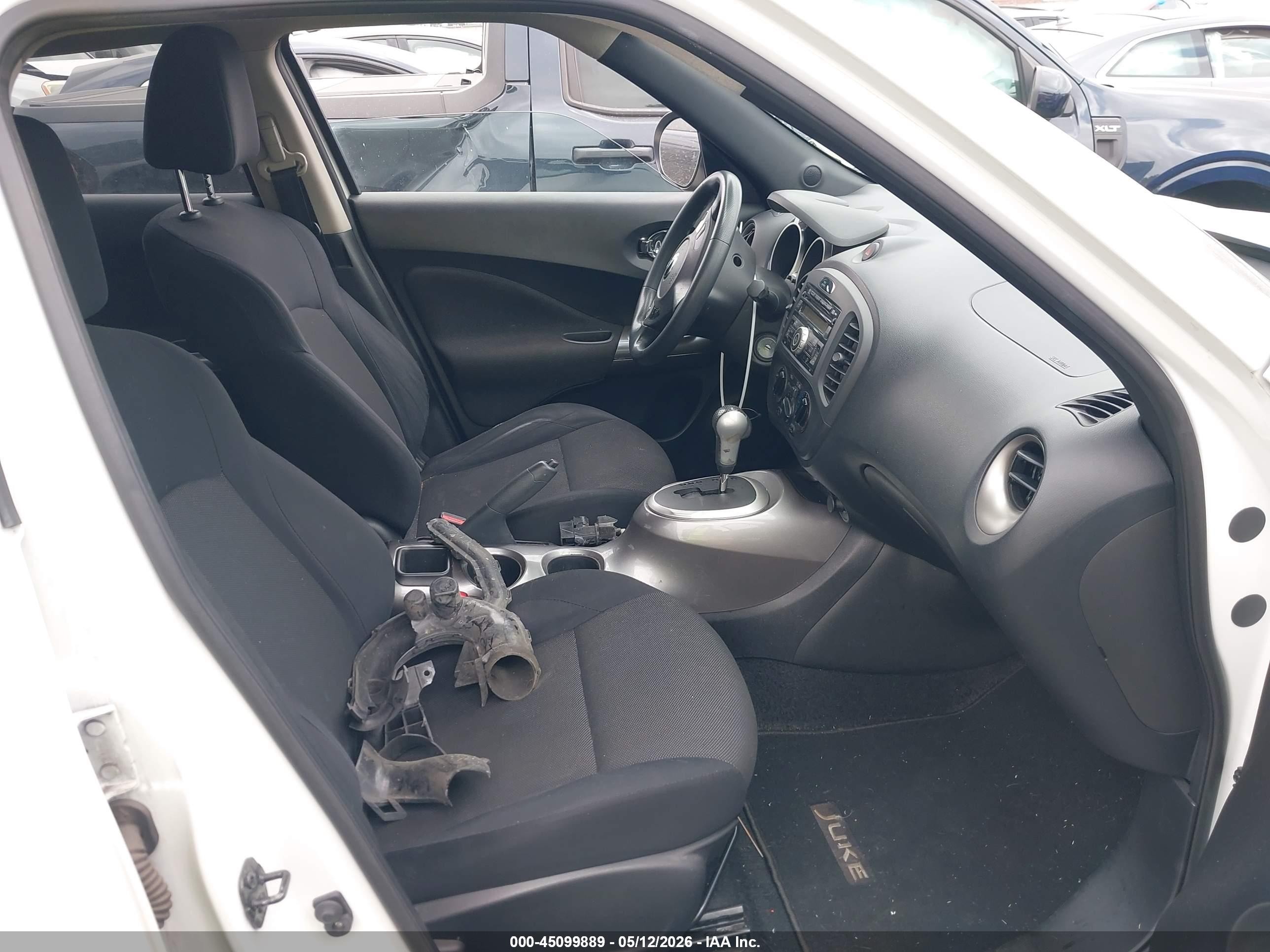2014 Nissan Juke S White vin: JN8AF5MR3ET358597