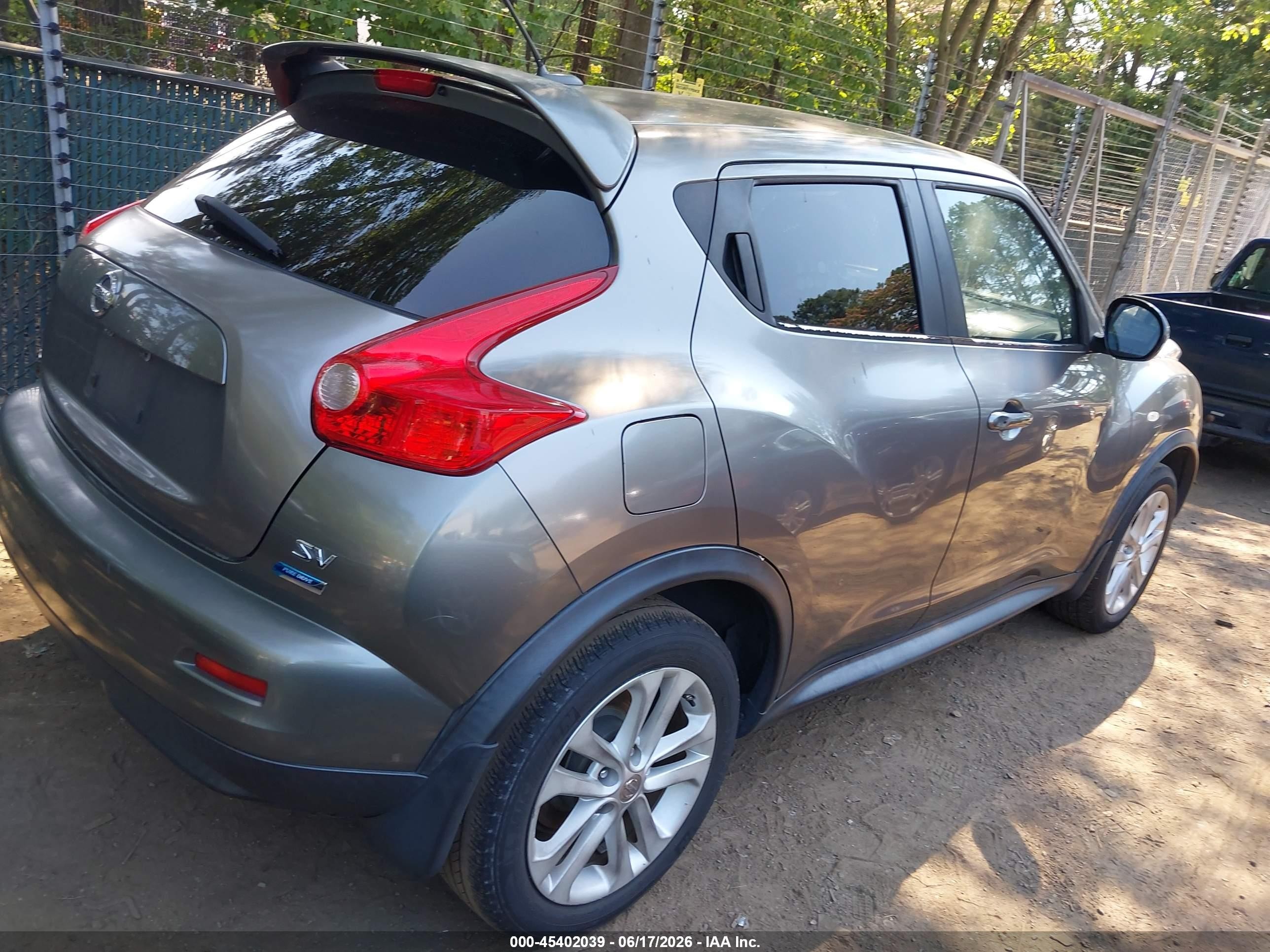 2014 Nissan Juke Sv Gray vin: JN8AF5MR3ET358728