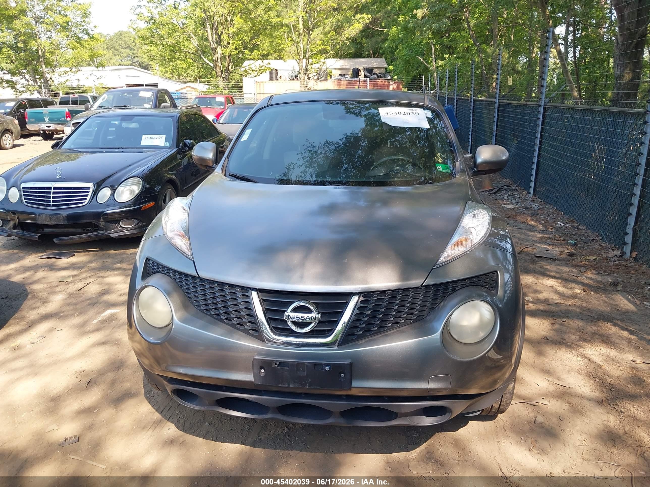 2014 Nissan Juke Sv Gray vin: JN8AF5MR3ET358728