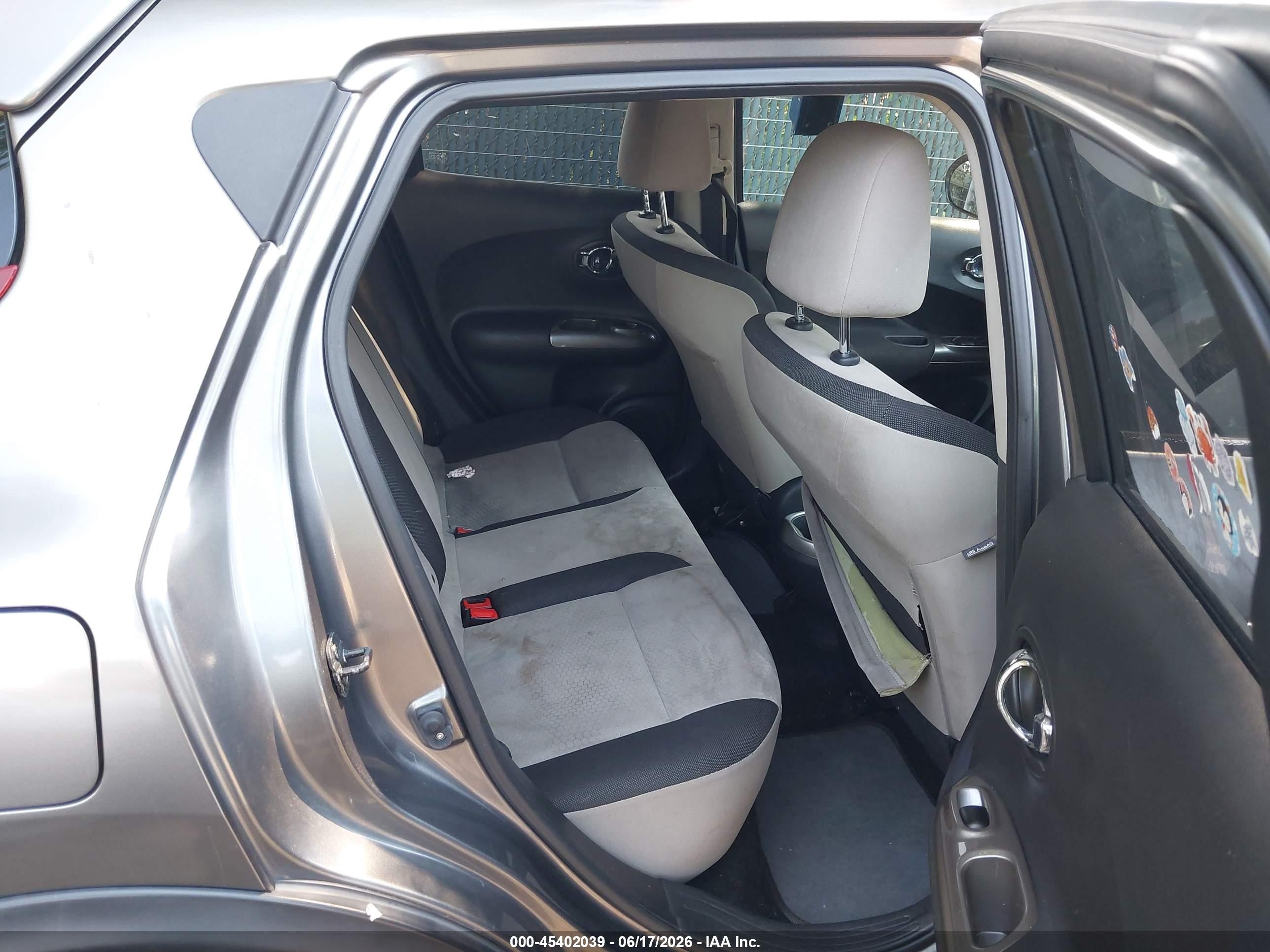 2014 Nissan Juke Sv Gray vin: JN8AF5MR3ET358728