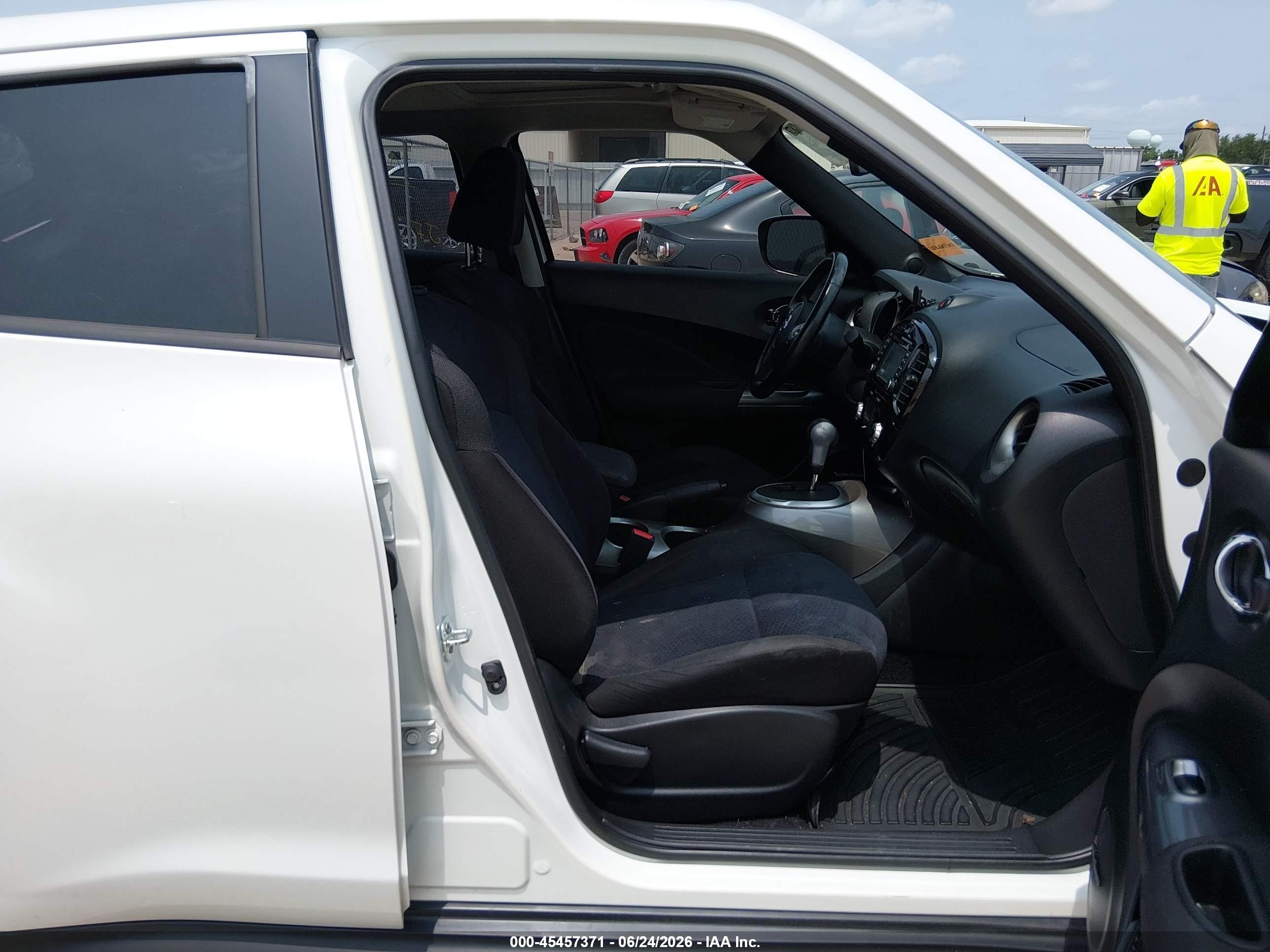 2015 Nissan Juke Sv White vin: JN8AF5MR3FT505485
