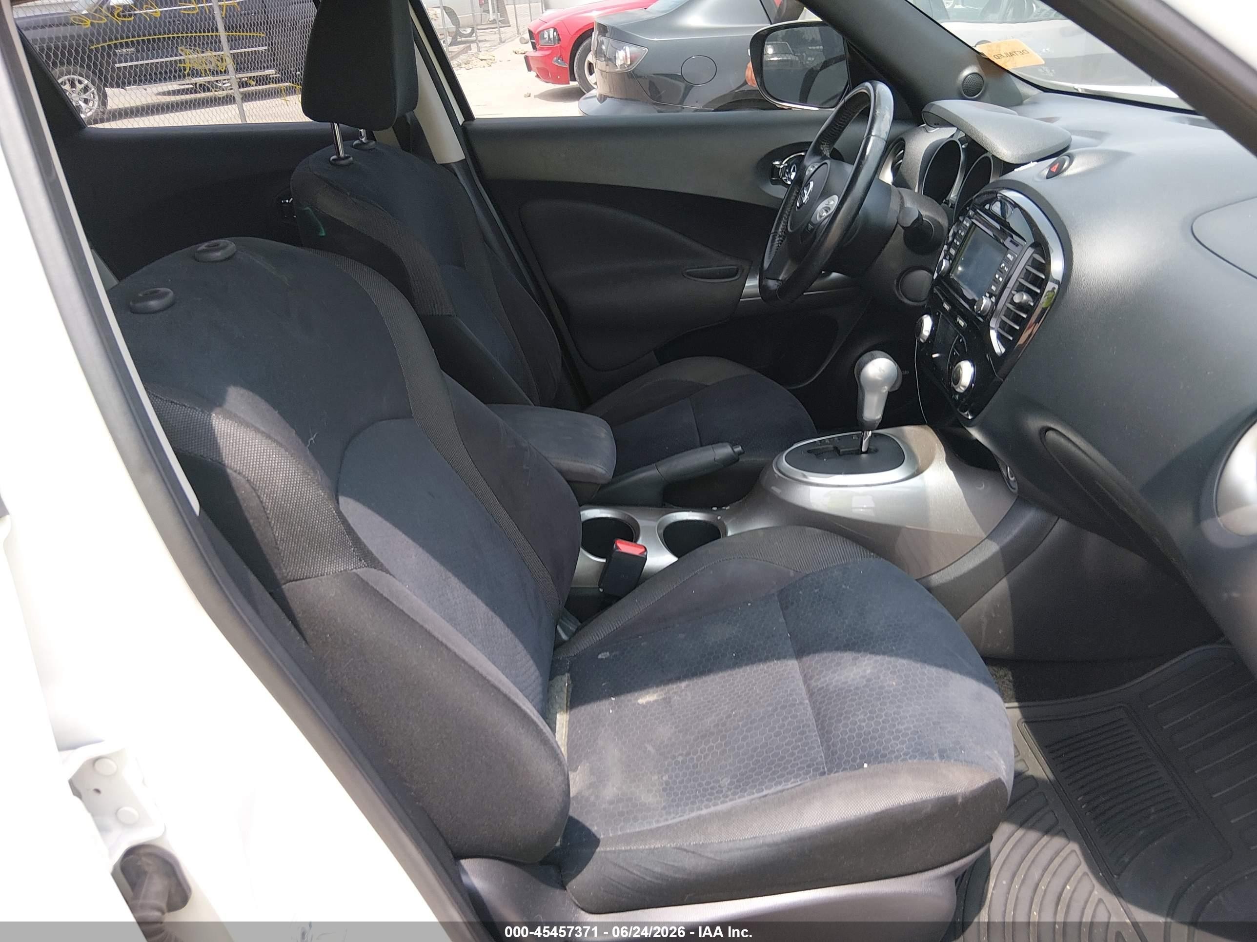 2015 Nissan Juke Sv White vin: JN8AF5MR3FT505485