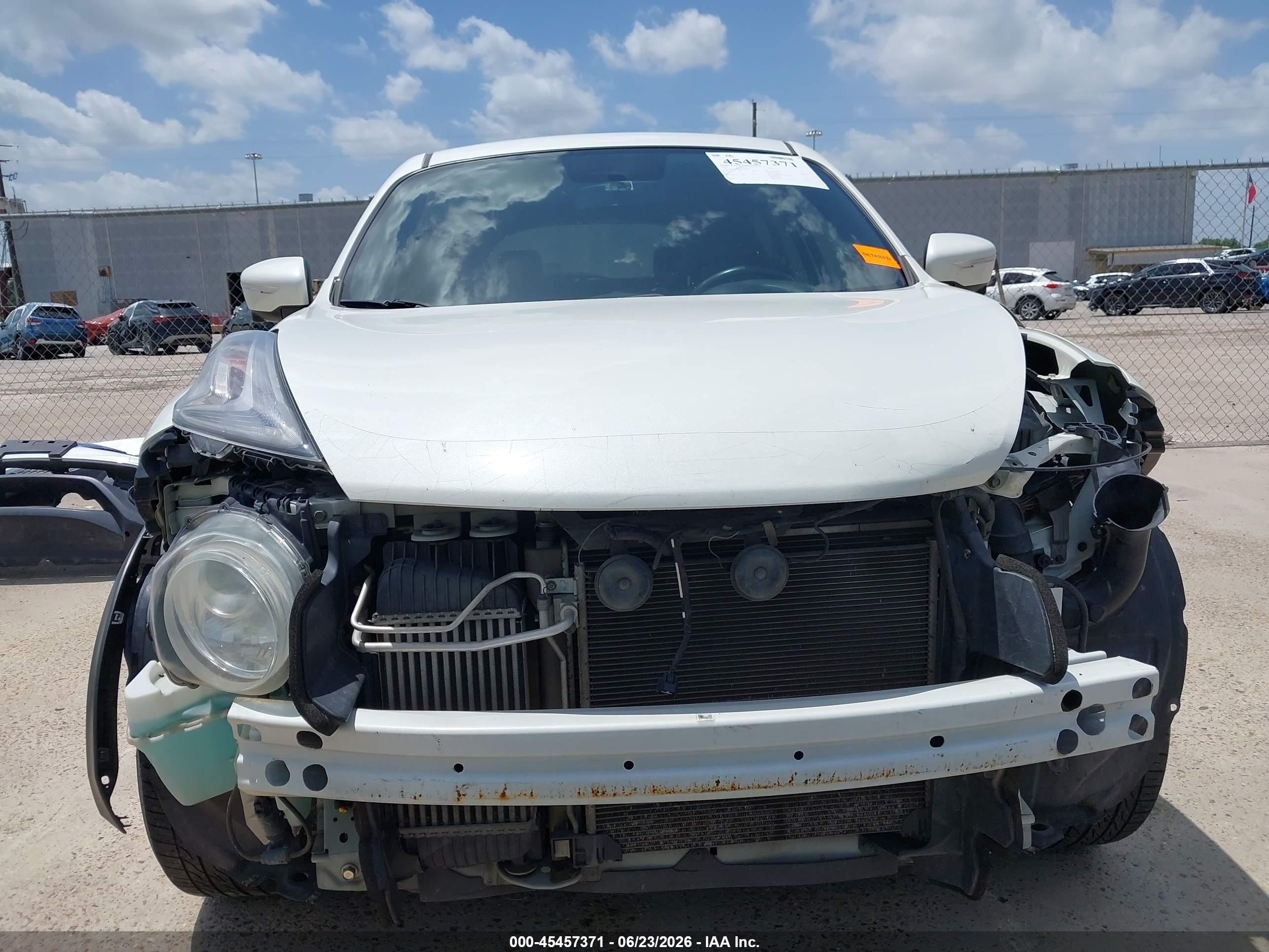 2015 Nissan Juke Sv White vin: JN8AF5MR3FT505485