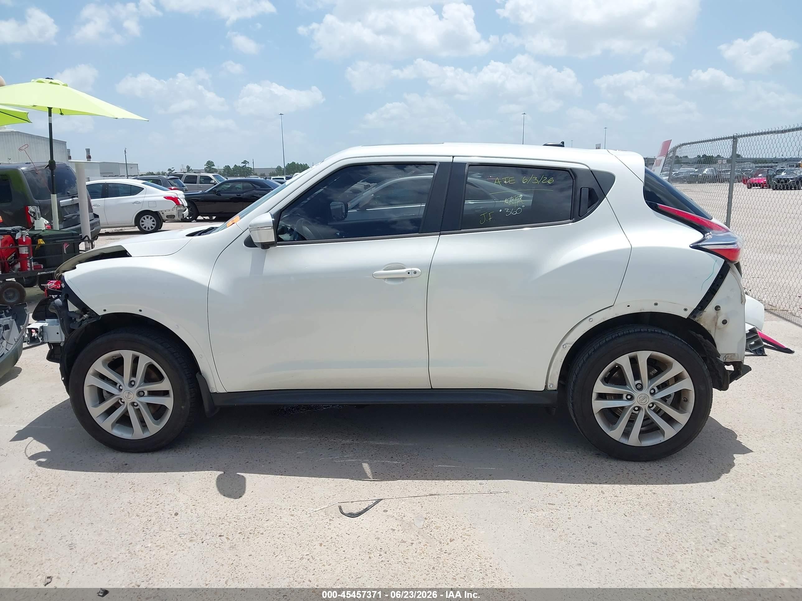 2015 Nissan Juke Sv White vin: JN8AF5MR3FT505485
