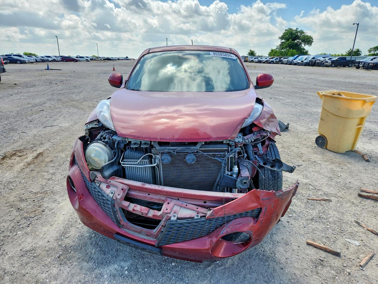 2011 Nissan Juke S Burgundy vin: JN8AF5MR4BT011209