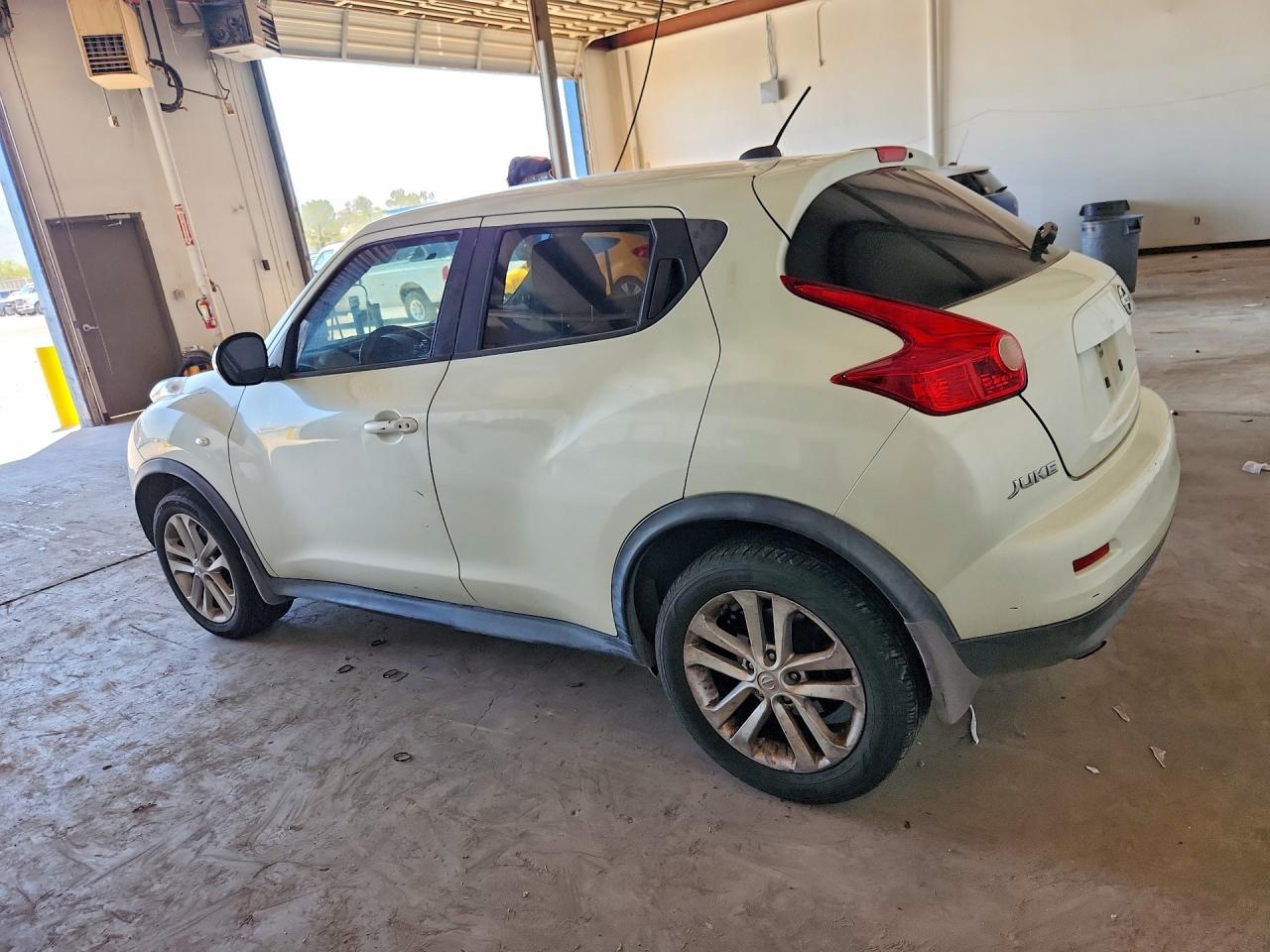 2011 Nissan Juke S White vin: JN8AF5MR4BT017978