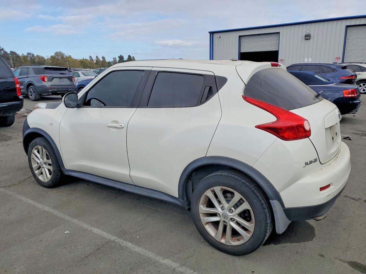 2013 Nissan Juke S White vin: JN8AF5MR4DT200929